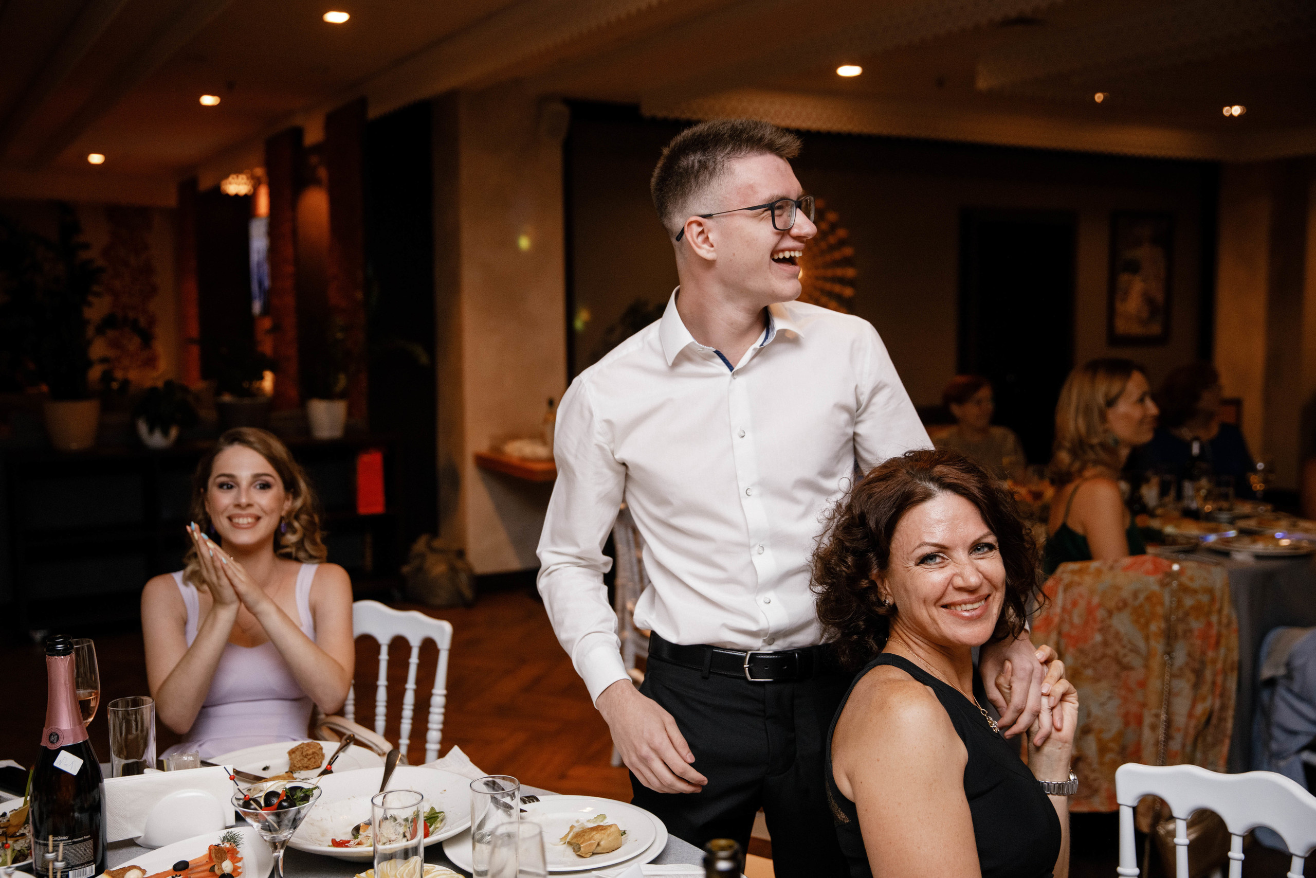 Выпускной. 36 школа. Ресторан Разговоры. Фотограф Андрей Баксов