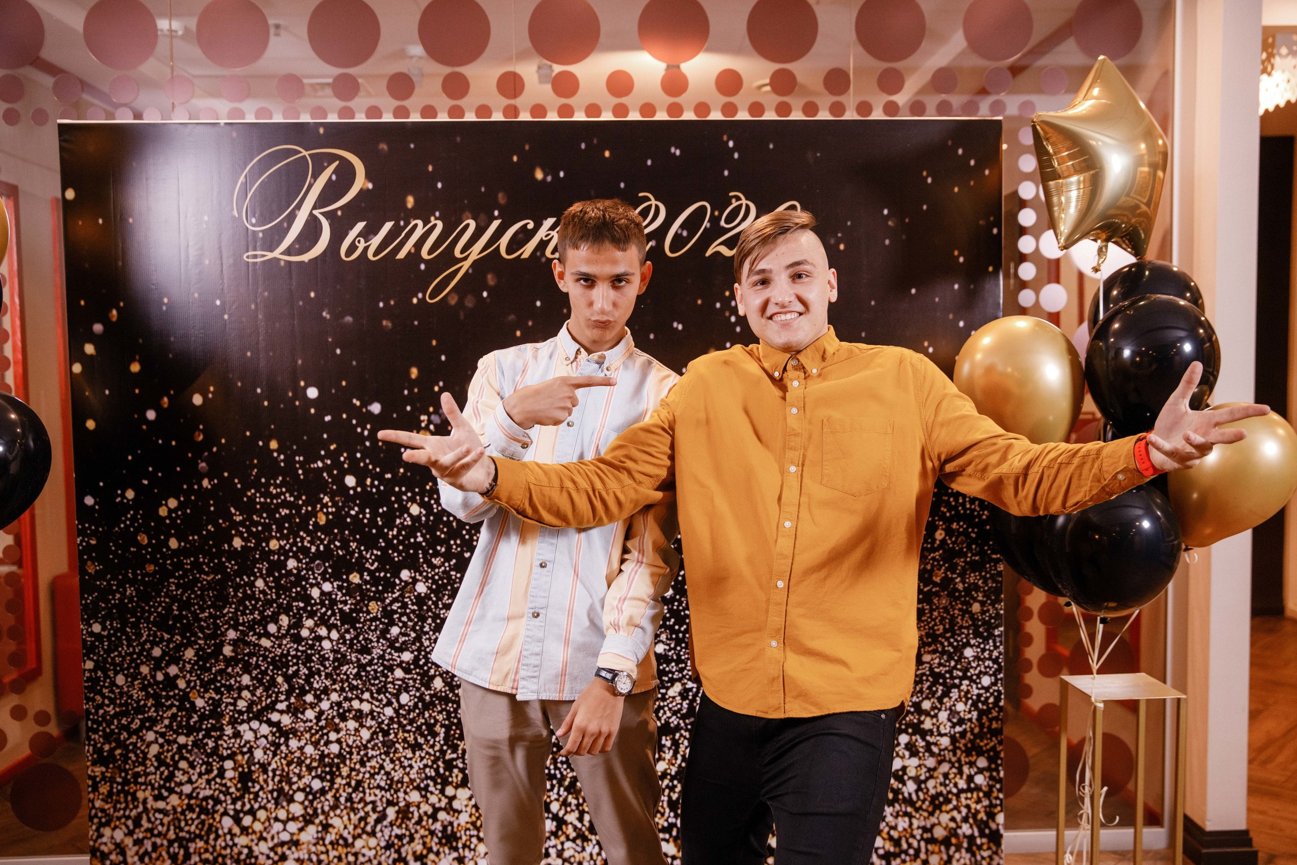 Выпускной. 36 школа. Ресторан Разговоры. Фотограф Андрей Баксов