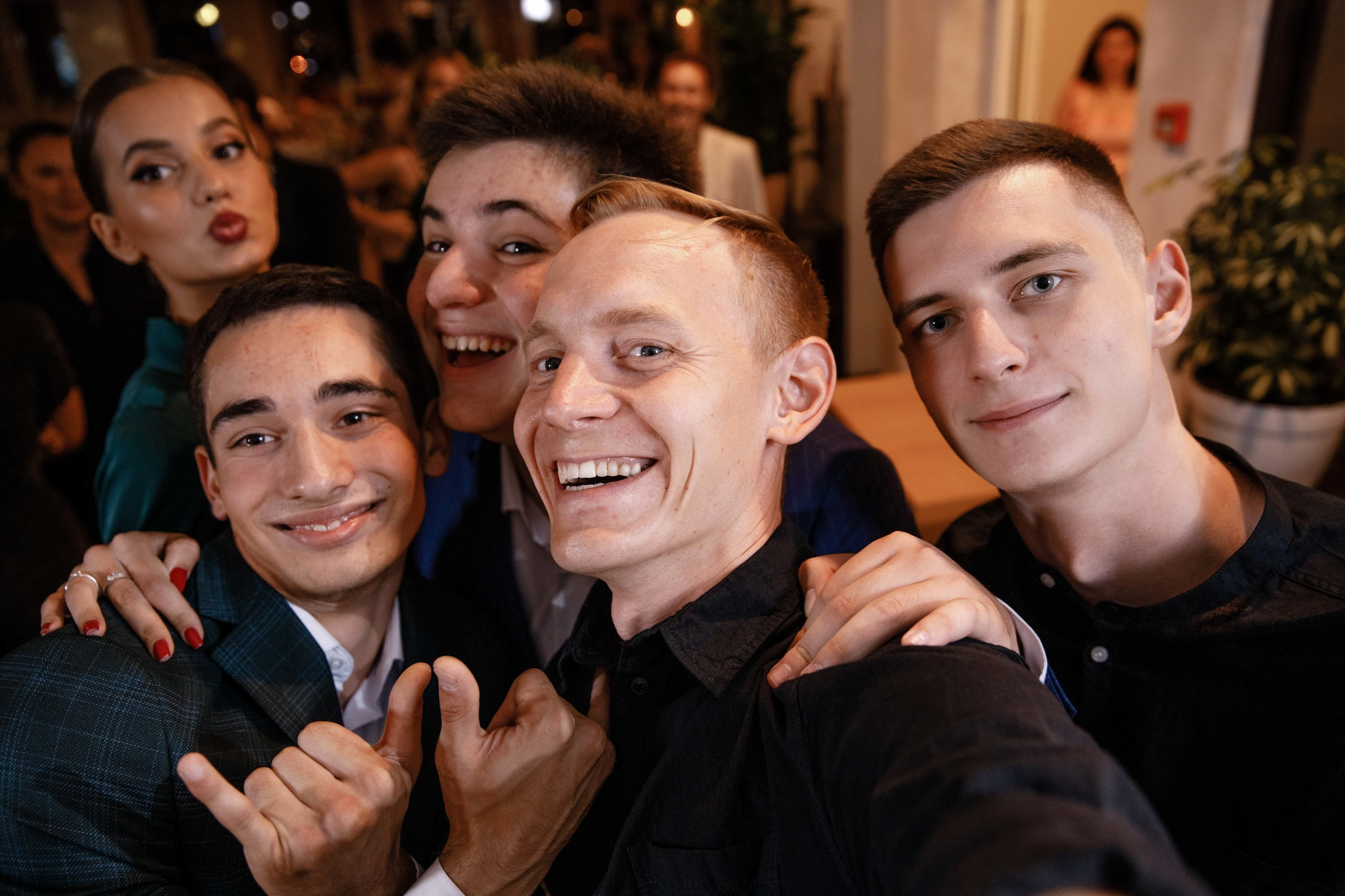 Выпускной. 36 школа. Ресторан Разговоры. Фотограф Андрей Баксов