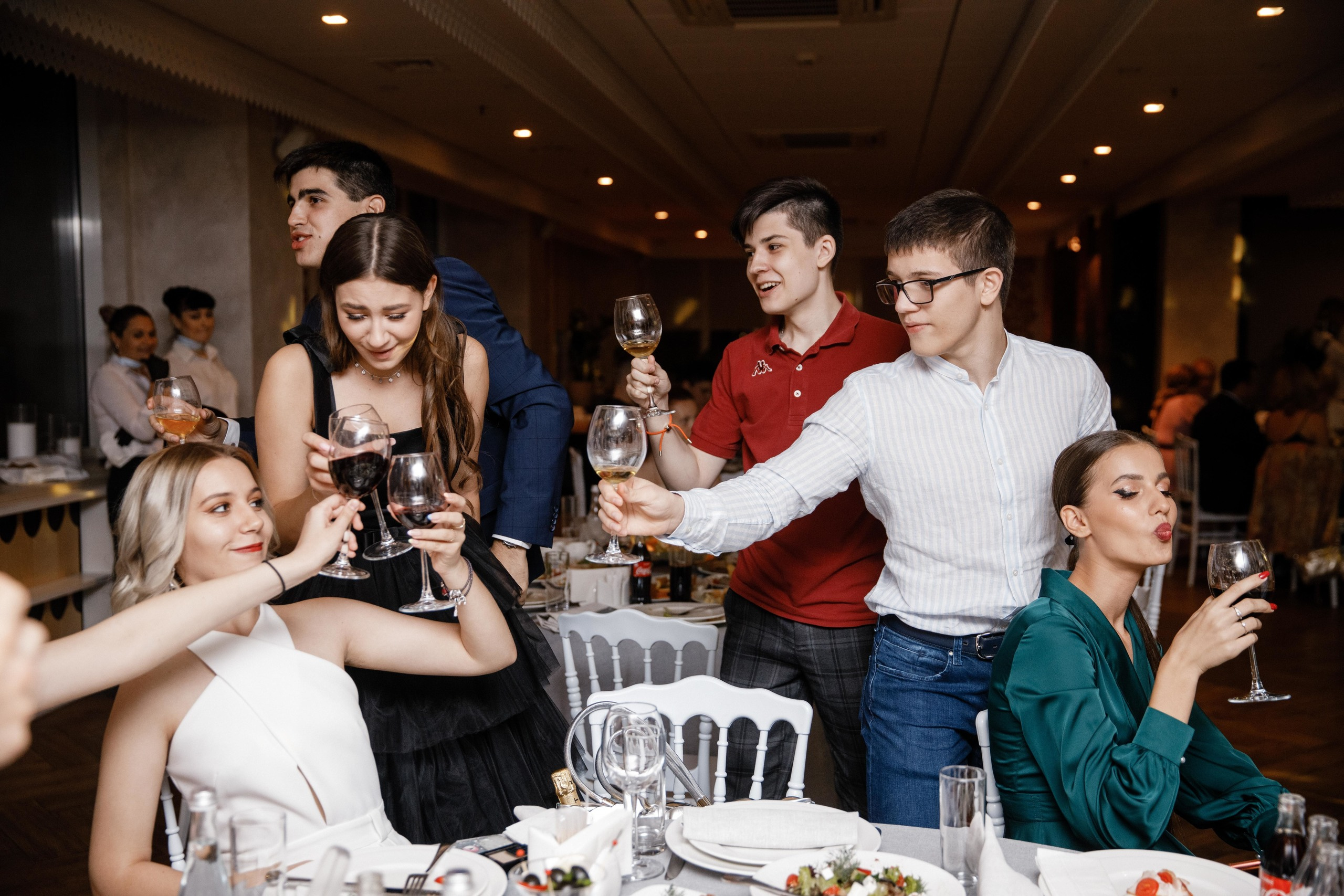 Выпускной. 36 школа. Ресторан Разговоры. Фотограф Андрей Баксов