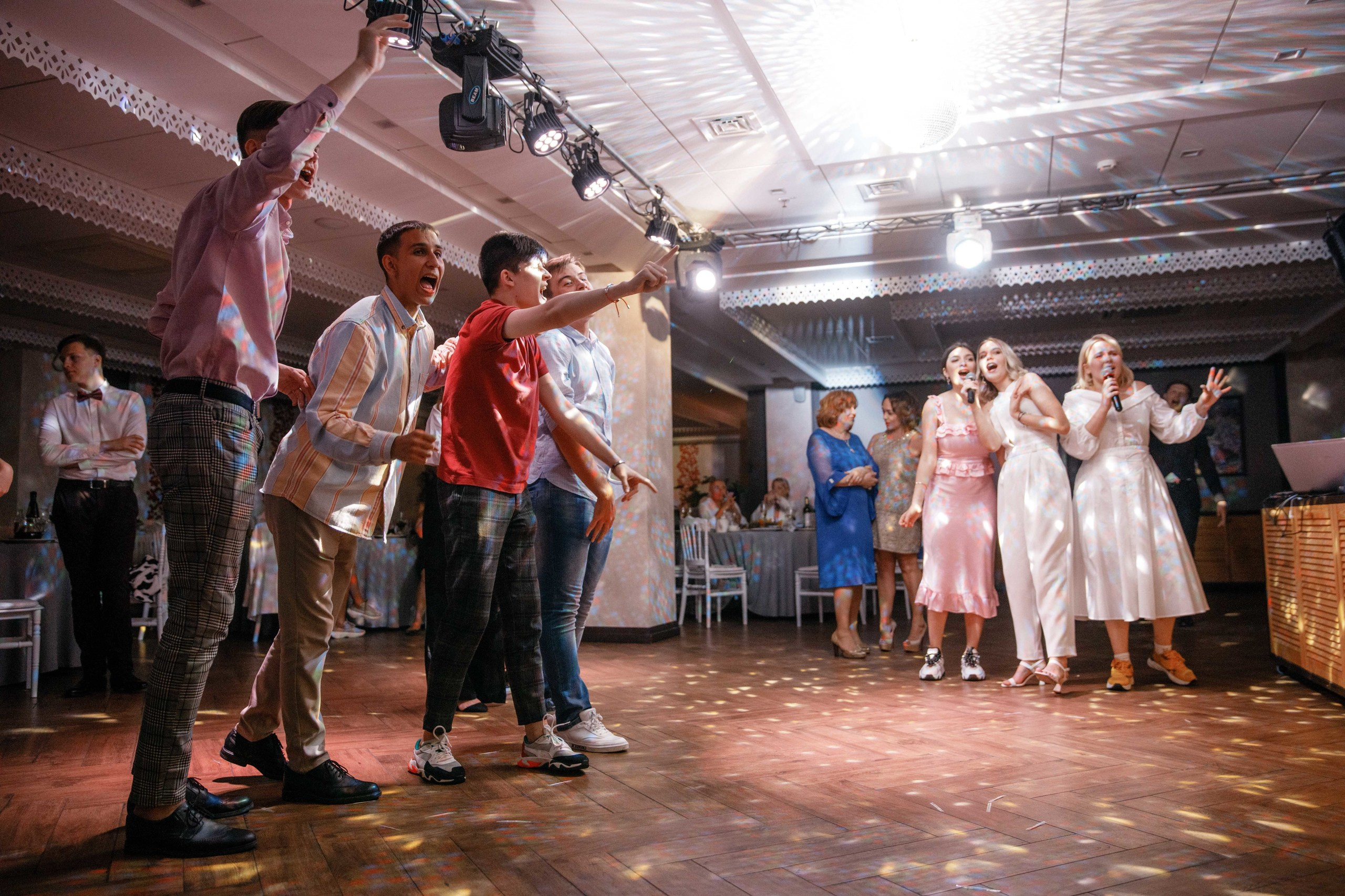 Выпускной. 36 школа. Ресторан Разговоры. Фотограф Андрей Баксов