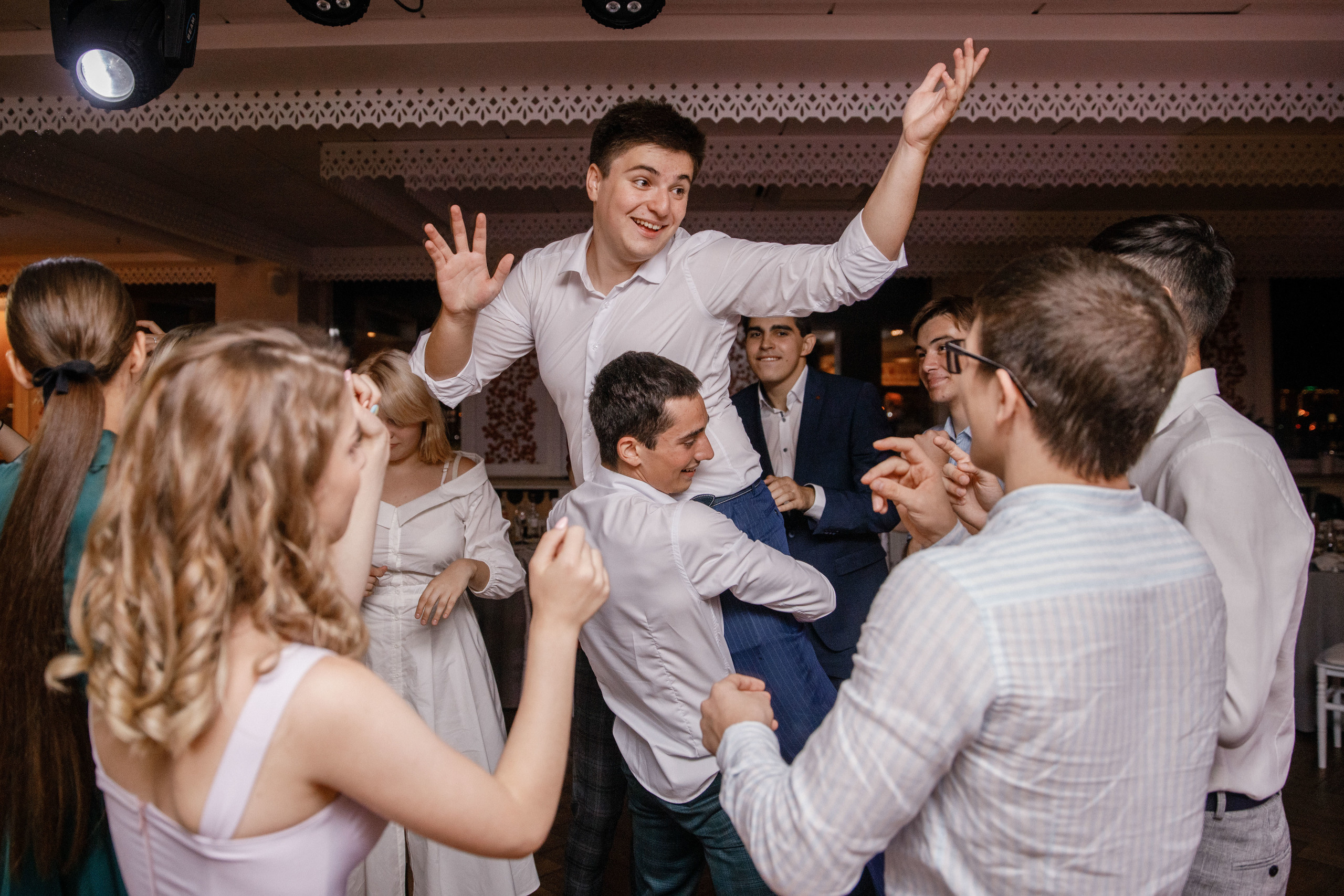 Выпускной. 36 школа. Ресторан Разговоры. Фотограф Андрей Баксов