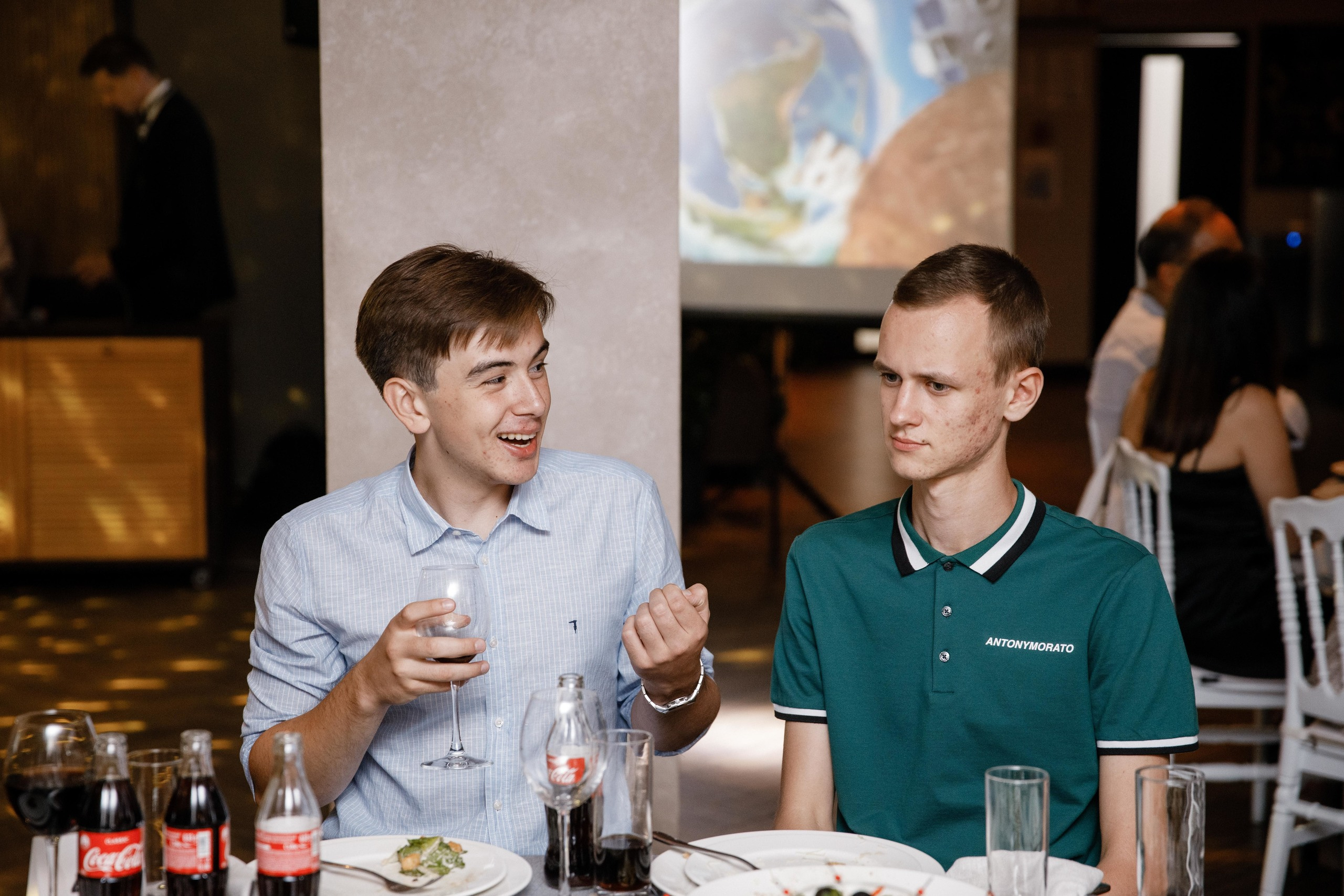 Выпускной. 36 школа. Ресторан Разговоры. Фотограф Андрей Баксов