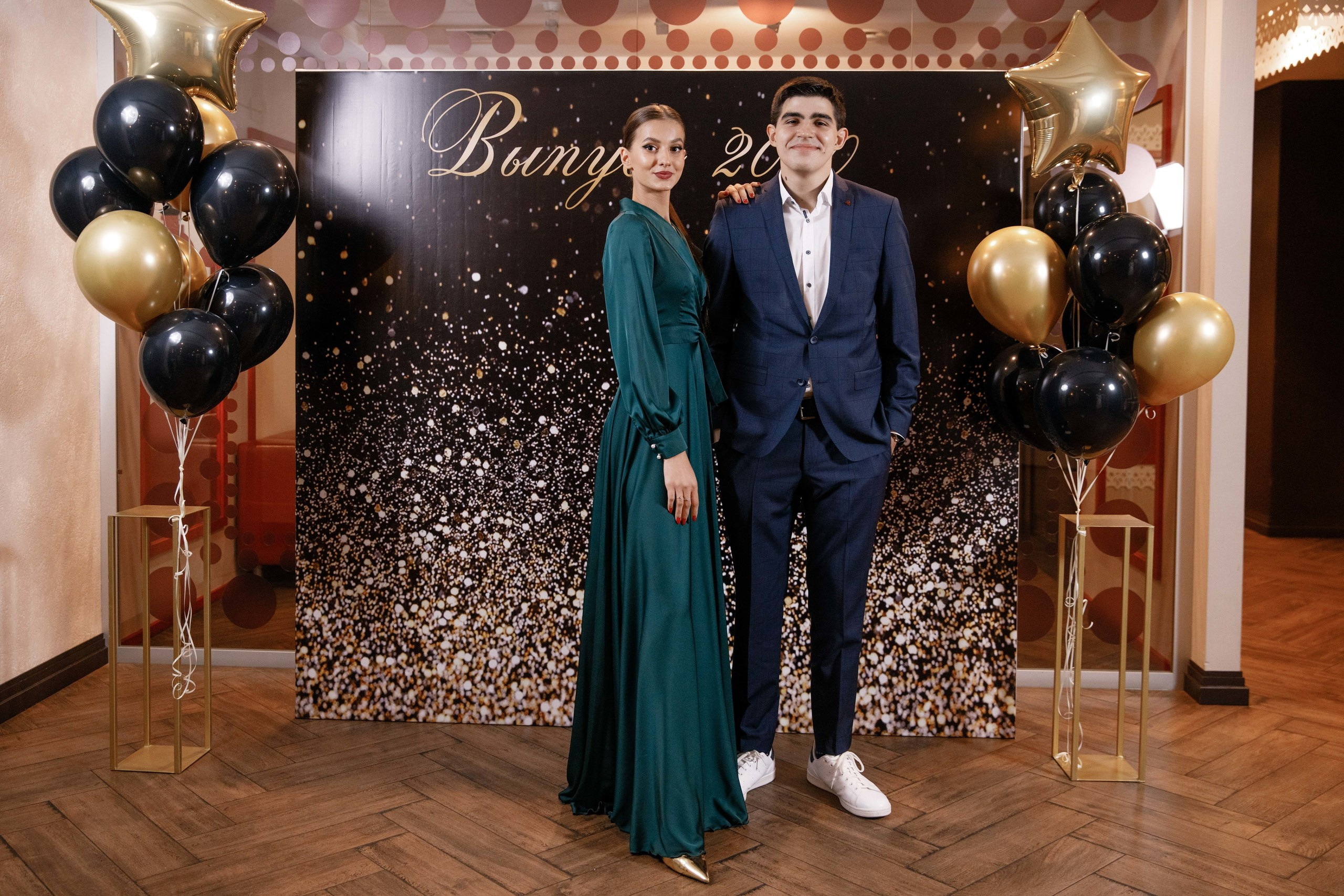 Выпускной. 36 школа. Ресторан Разговоры. Фотограф Андрей Баксов