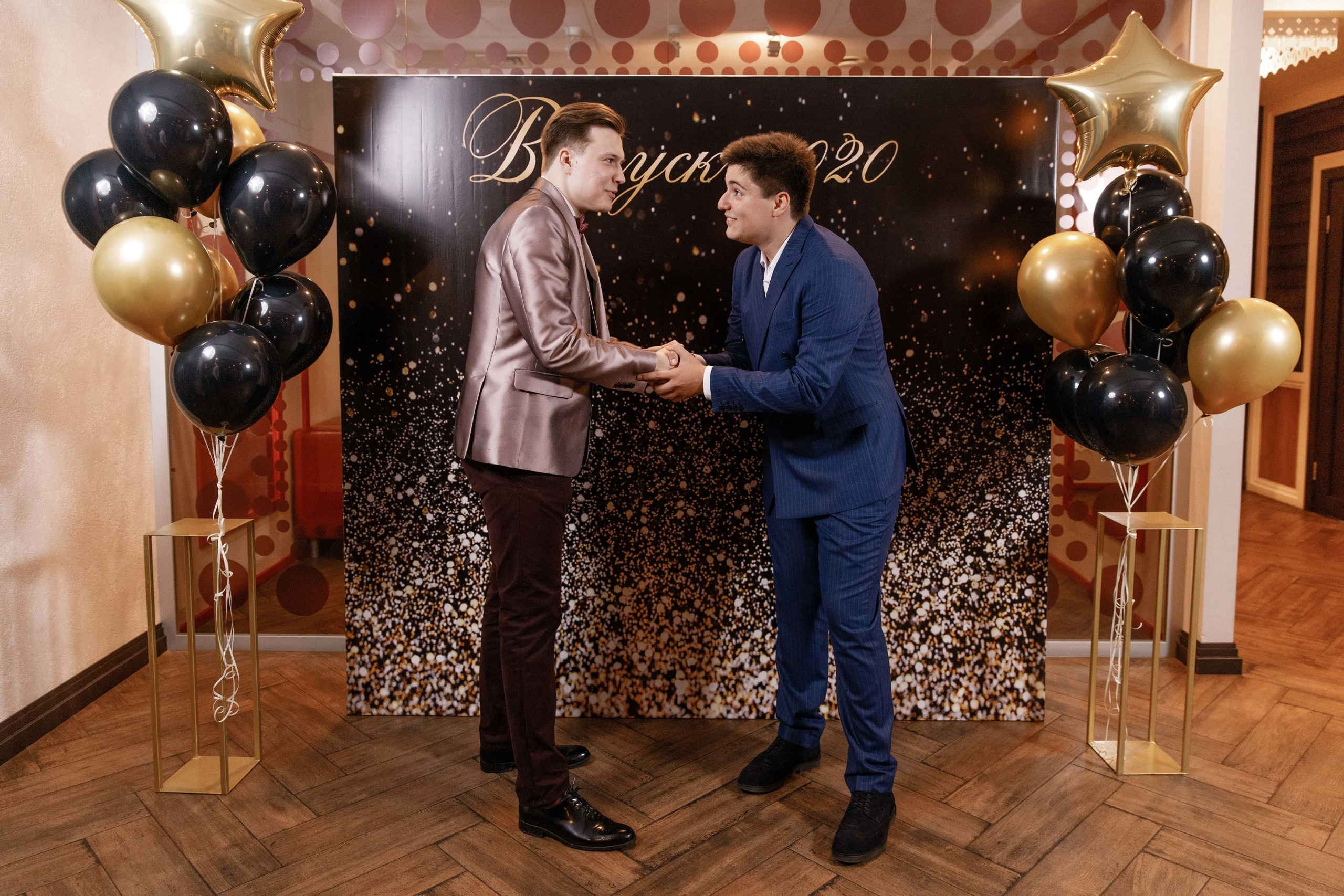 Выпускной. 36 школа. Ресторан Разговоры. Фотограф Андрей Баксов