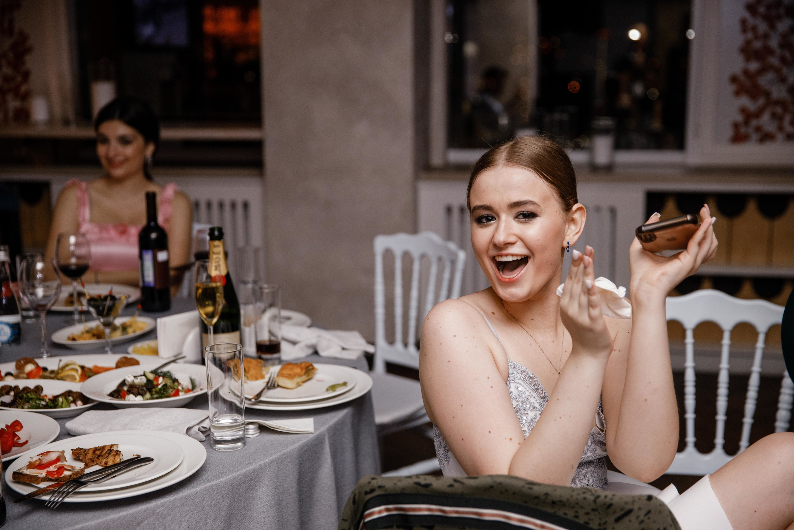 Выпускной. 36 школа. Ресторан Разговоры. Фотограф Андрей Баксов