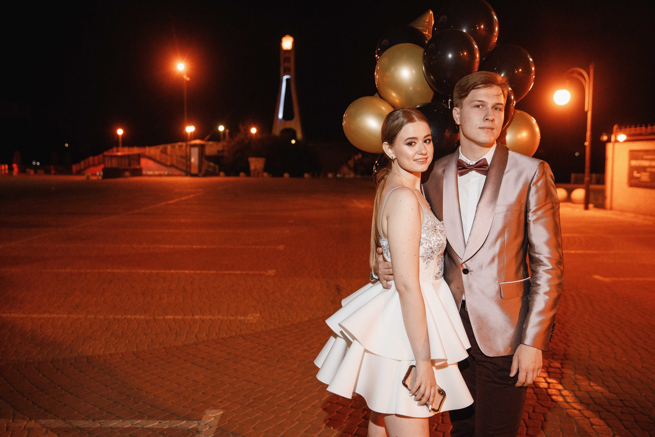 Выпускной. 36 школа. Ресторан Разговоры. Фотограф Андрей Баксов