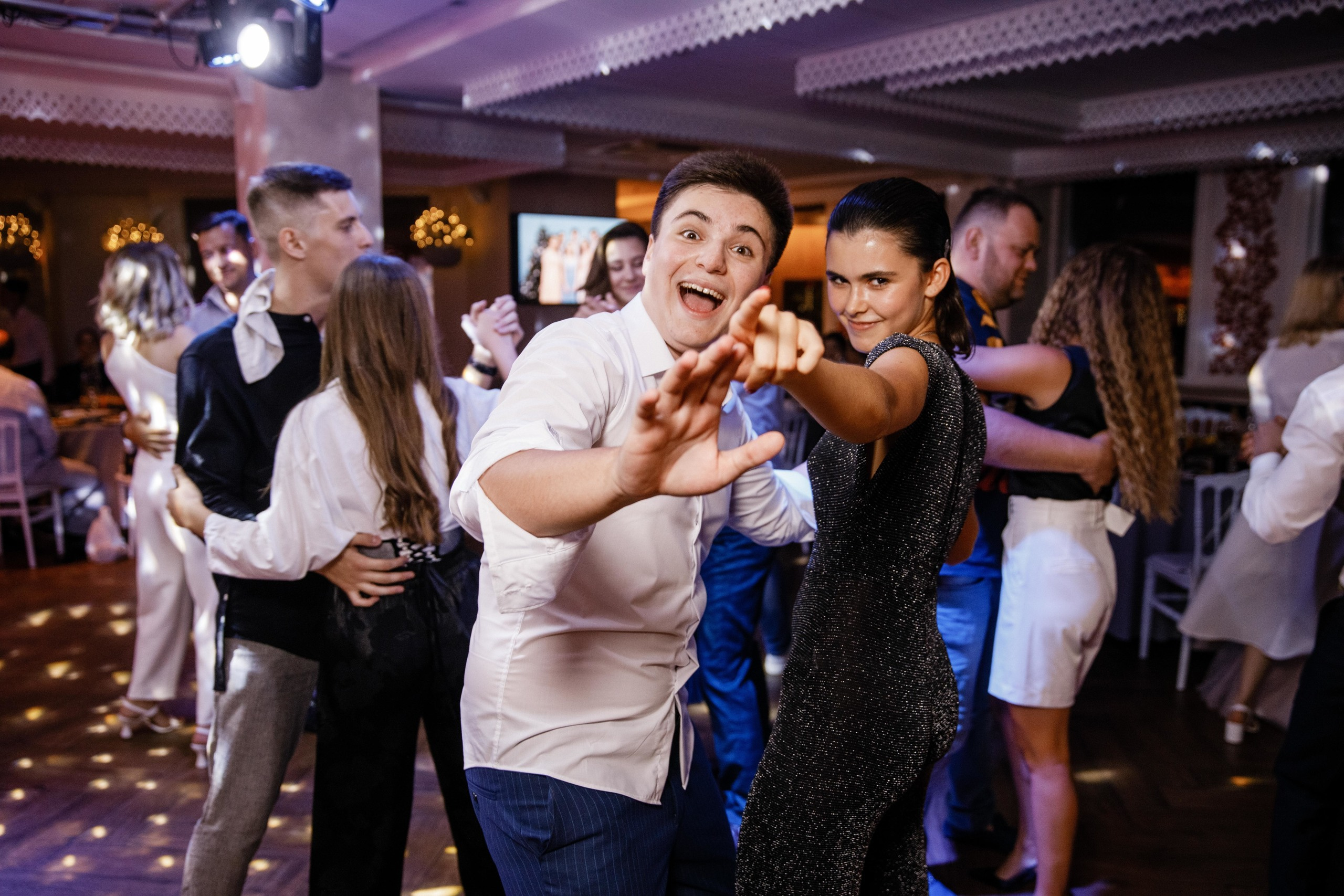 Выпускной. 36 школа. Ресторан Разговоры. Фотограф Андрей Баксов