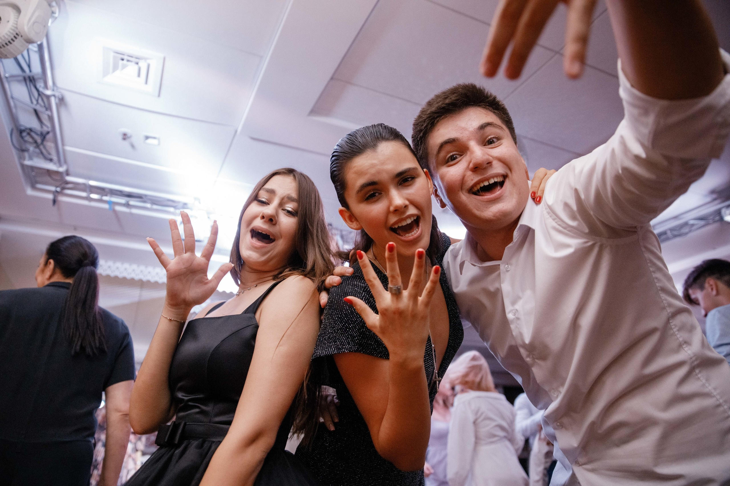 Выпускной. 36 школа. Ресторан Разговоры. Фотограф Андрей Баксов