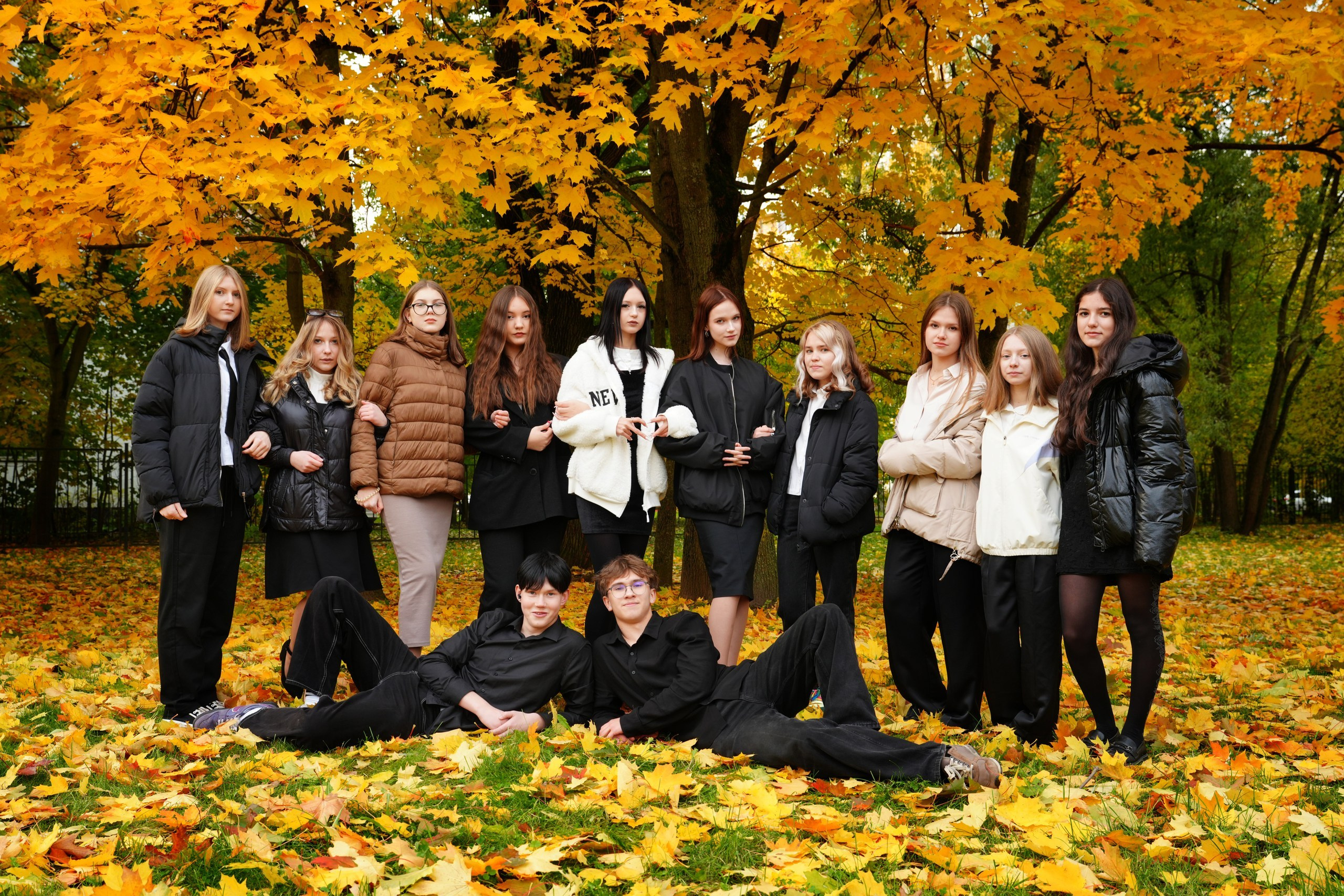 ОСЕННЯЯ. Школьная фотография в Санкт-Петербурге, выпускные альбомы, фотосессии