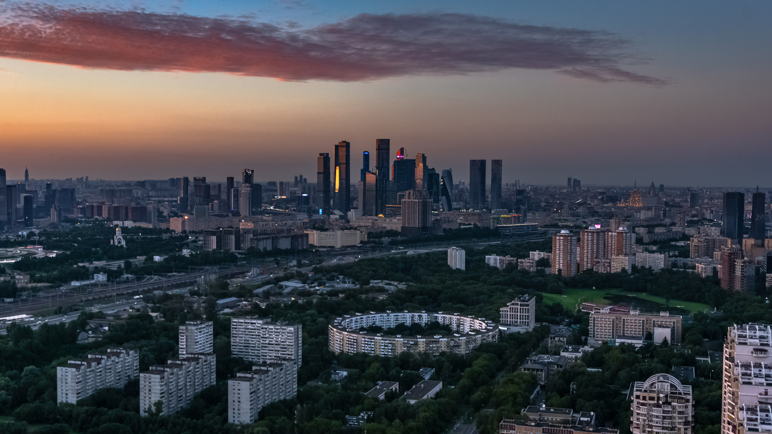 Просто на крышу. Фотограф Лара Кучина