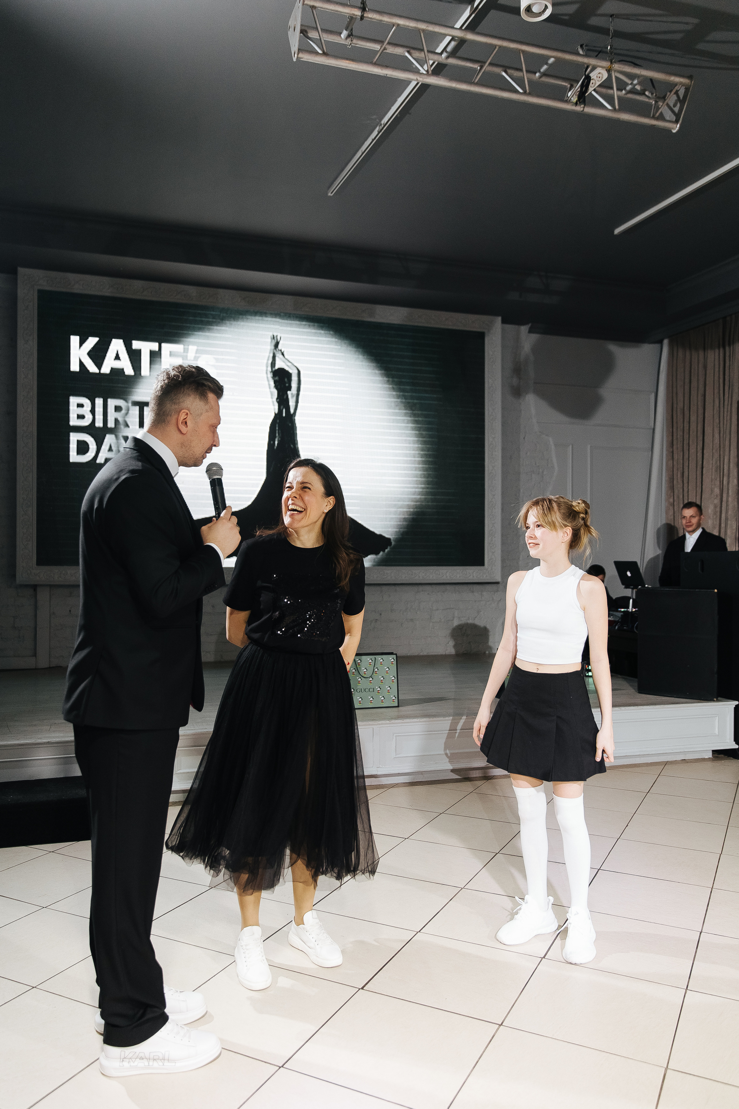 Репортаж ДР в Пассаже. Фотограф в Красноярске Надежда Воскресенская