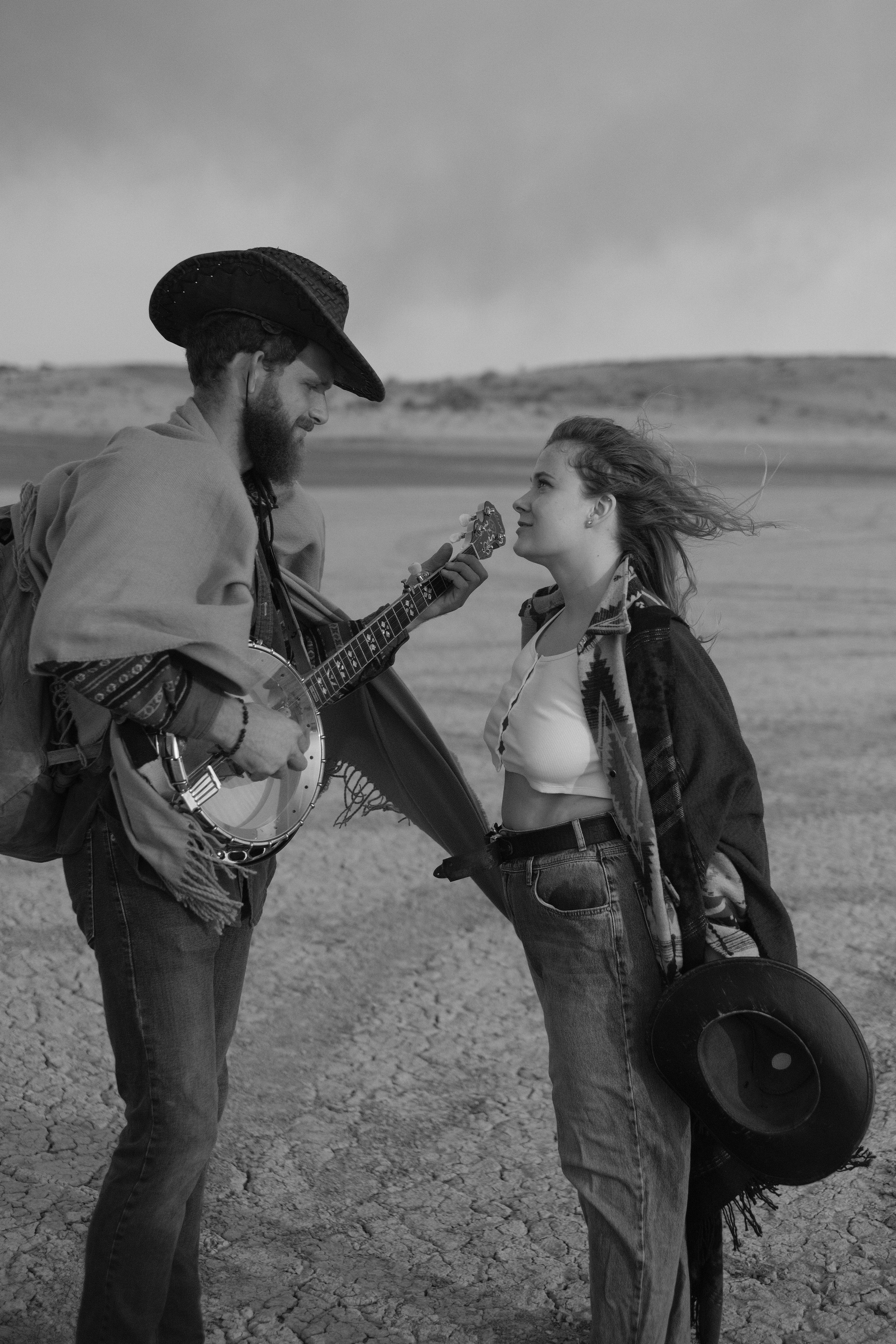 История любви. Дикий запад, ковбойские фильм, лихие ребята, прошлые века, wild west. Профессиональная фотосъемка в Крыму. Натуральные эмоции и живые кадры. Забронируйте дату прямо сейчас!