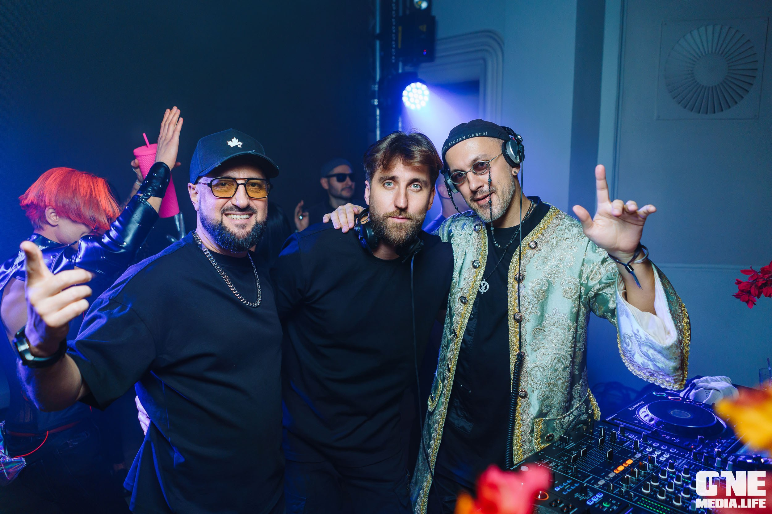 Фоторепортаж из клуба Universal. One Media Life: фоторепортажи, фотоотчеты с мероприятий и заведений