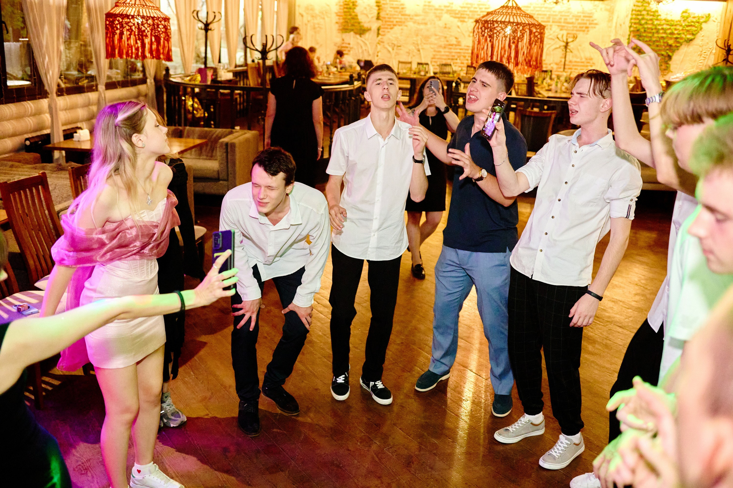 Выпускной 35 Сош. Фотограф Выпускные альбомы Таганрог Сергей Коробченко