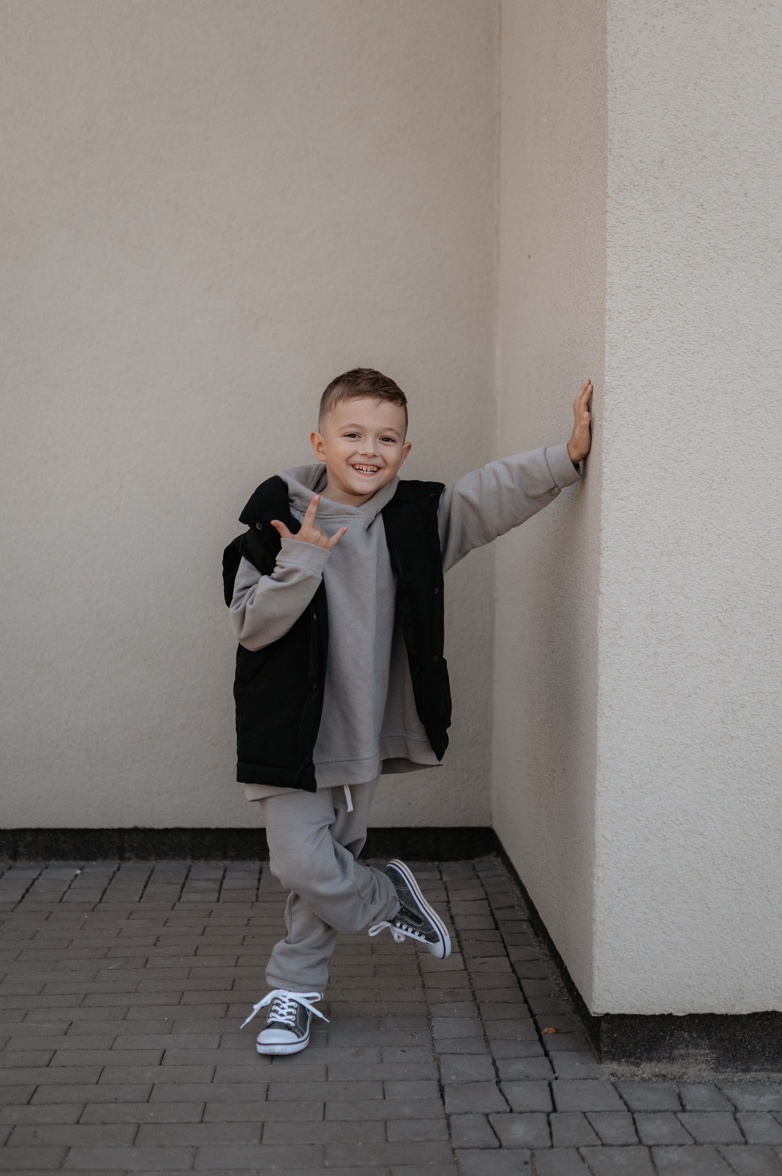 Городская прогулка мамы и сына. Главная