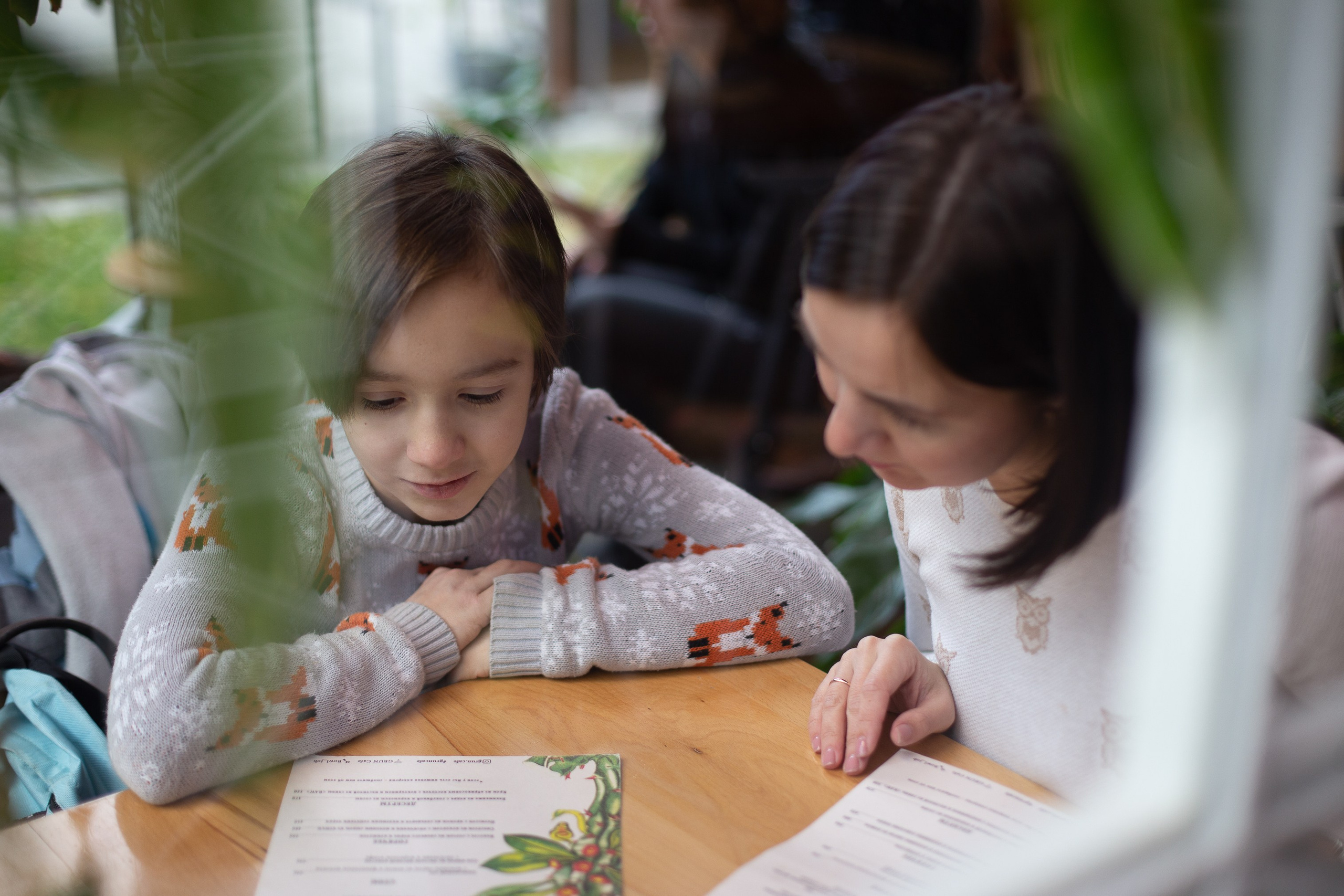 С мамой в магазине и кафе. Фотограф Анастасия Малеева