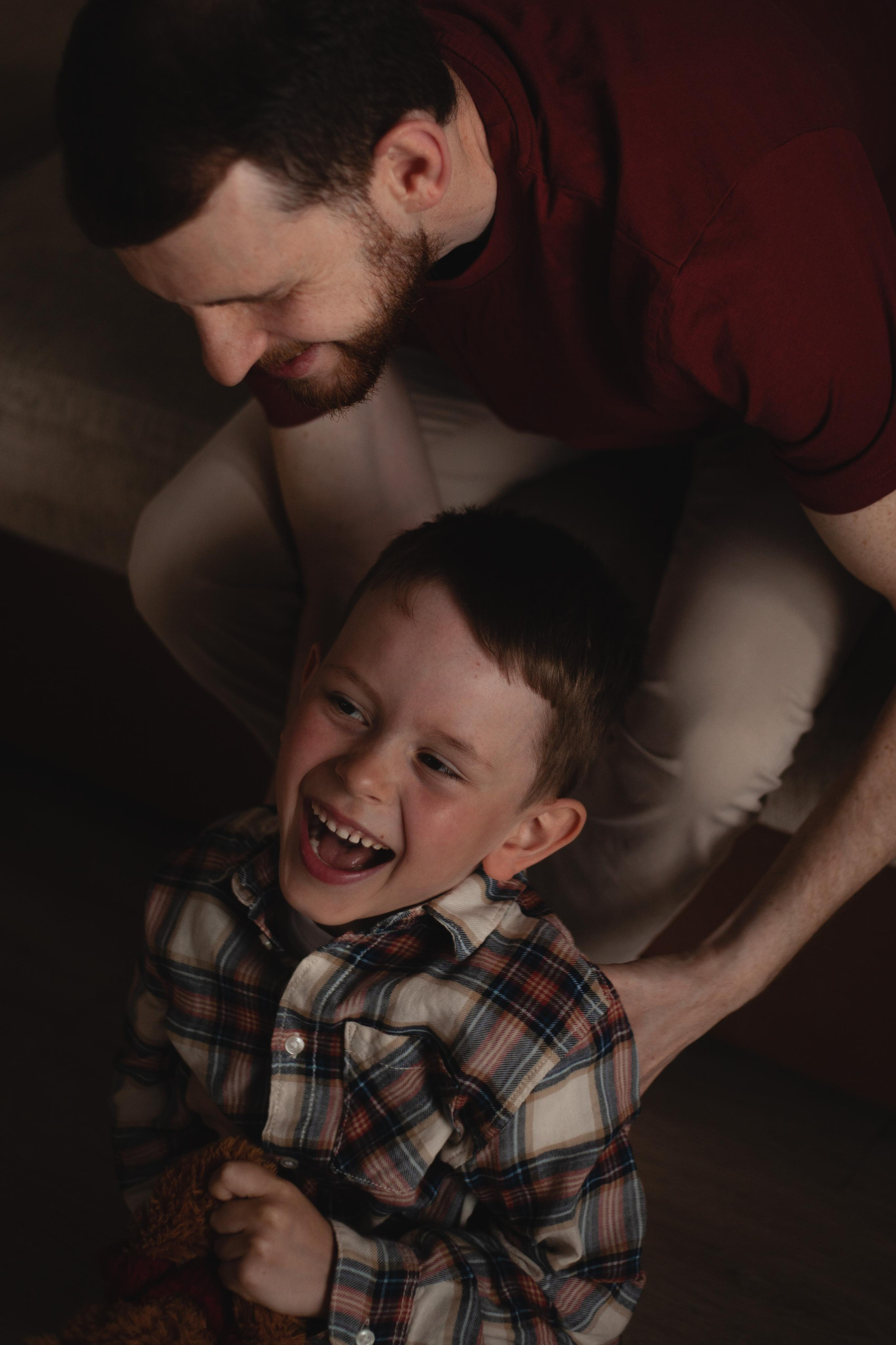 Юля, Виктор и Рома играют в пиратов. Семейный фотограф в Екатеринбурге Мария Мальцева