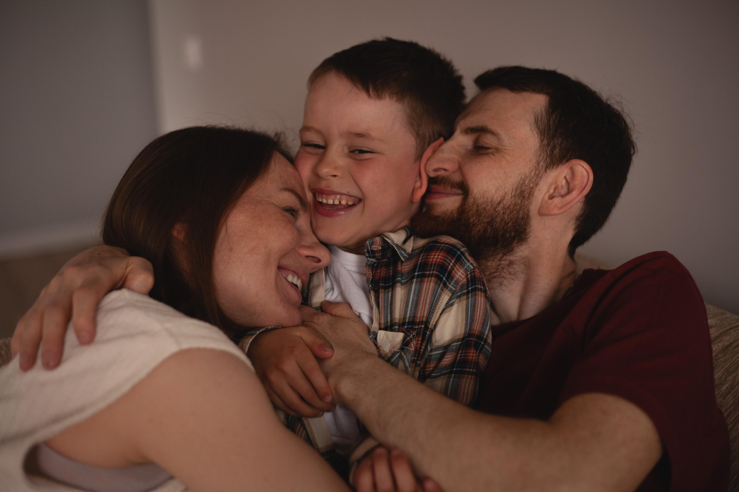 Юля, Виктор и Рома играют в пиратов. Семейный фотограф в Екатеринбурге Мария Мальцева