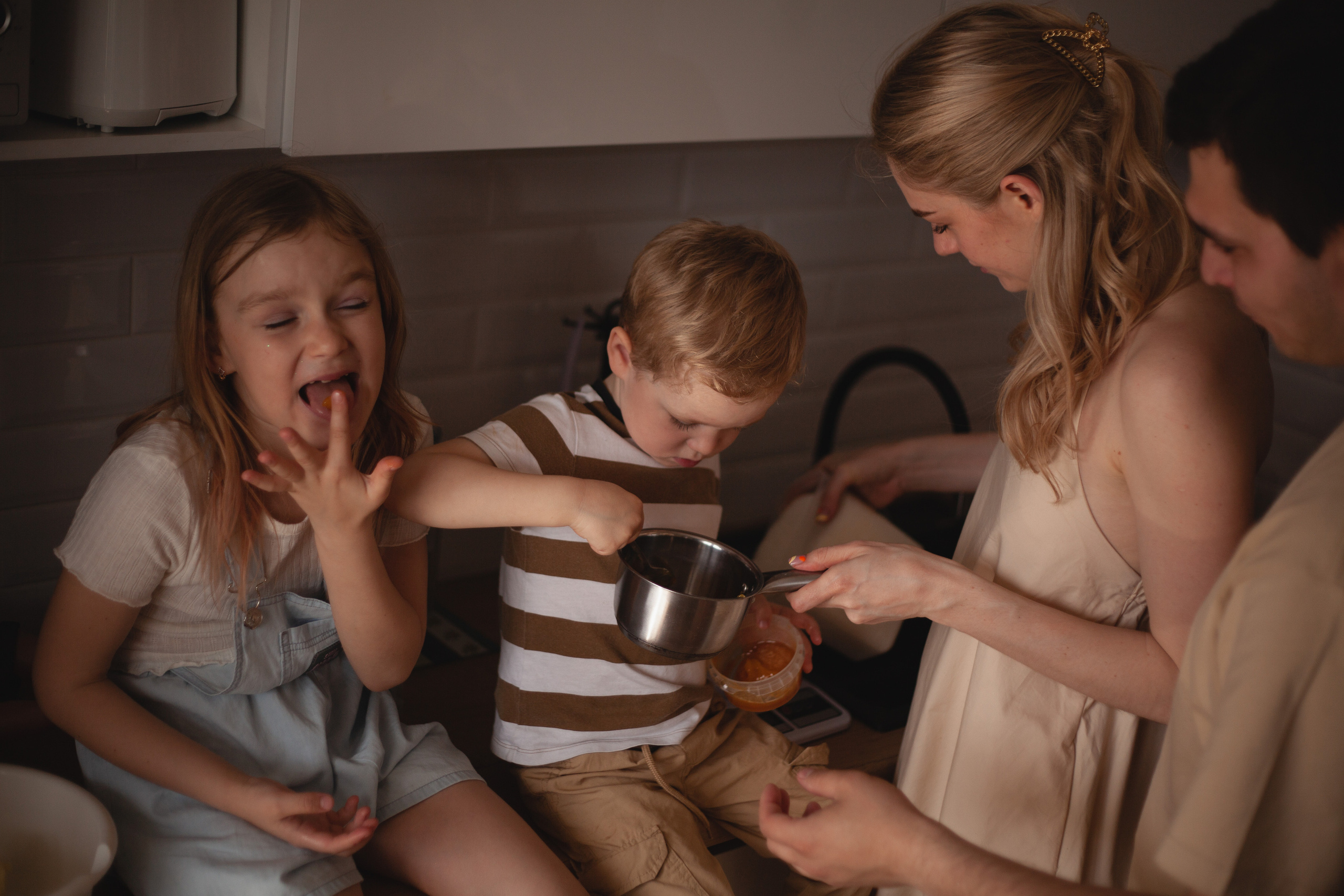 Готовим пряники с Юлей, Вадимом, Пашей и Сашей. Семейный фотограф в Екатеринбурге Мария Мальцева