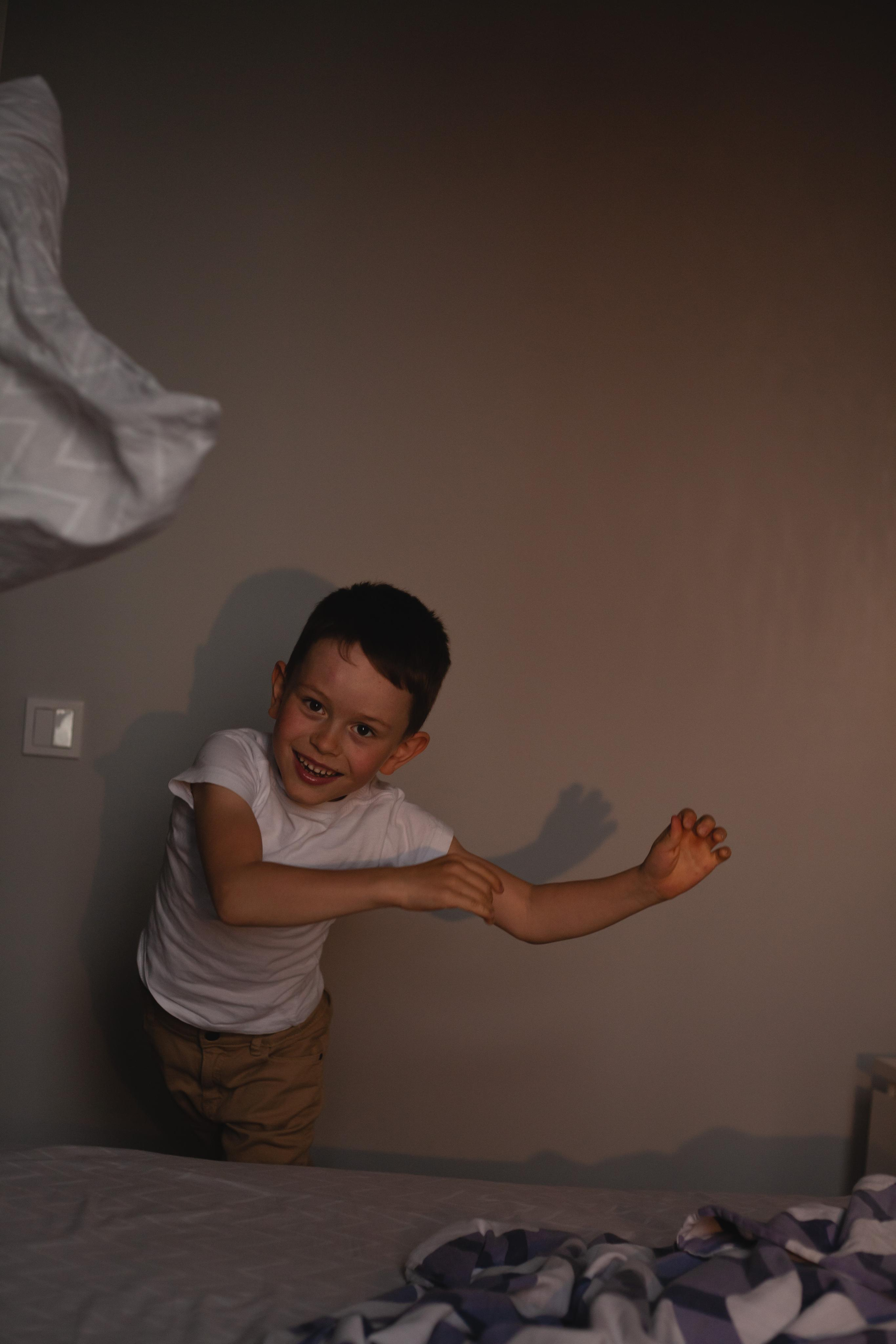 Юля, Виктор и Рома играют в пиратов. Семейный фотограф в Екатеринбурге Мария Мальцева