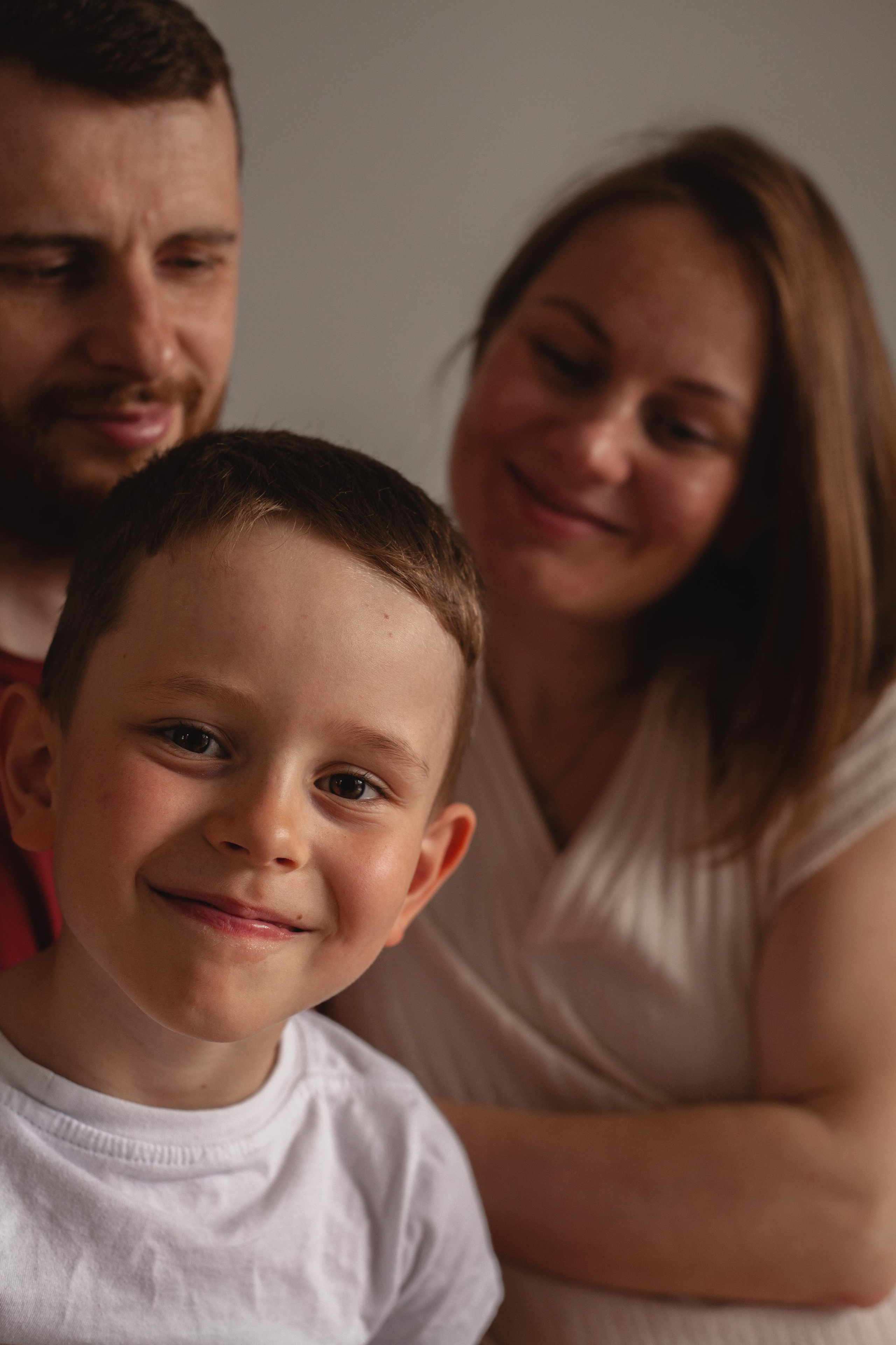Юля, Виктор и Рома играют в пиратов. Семейный фотограф в Екатеринбурге Мария Мальцева