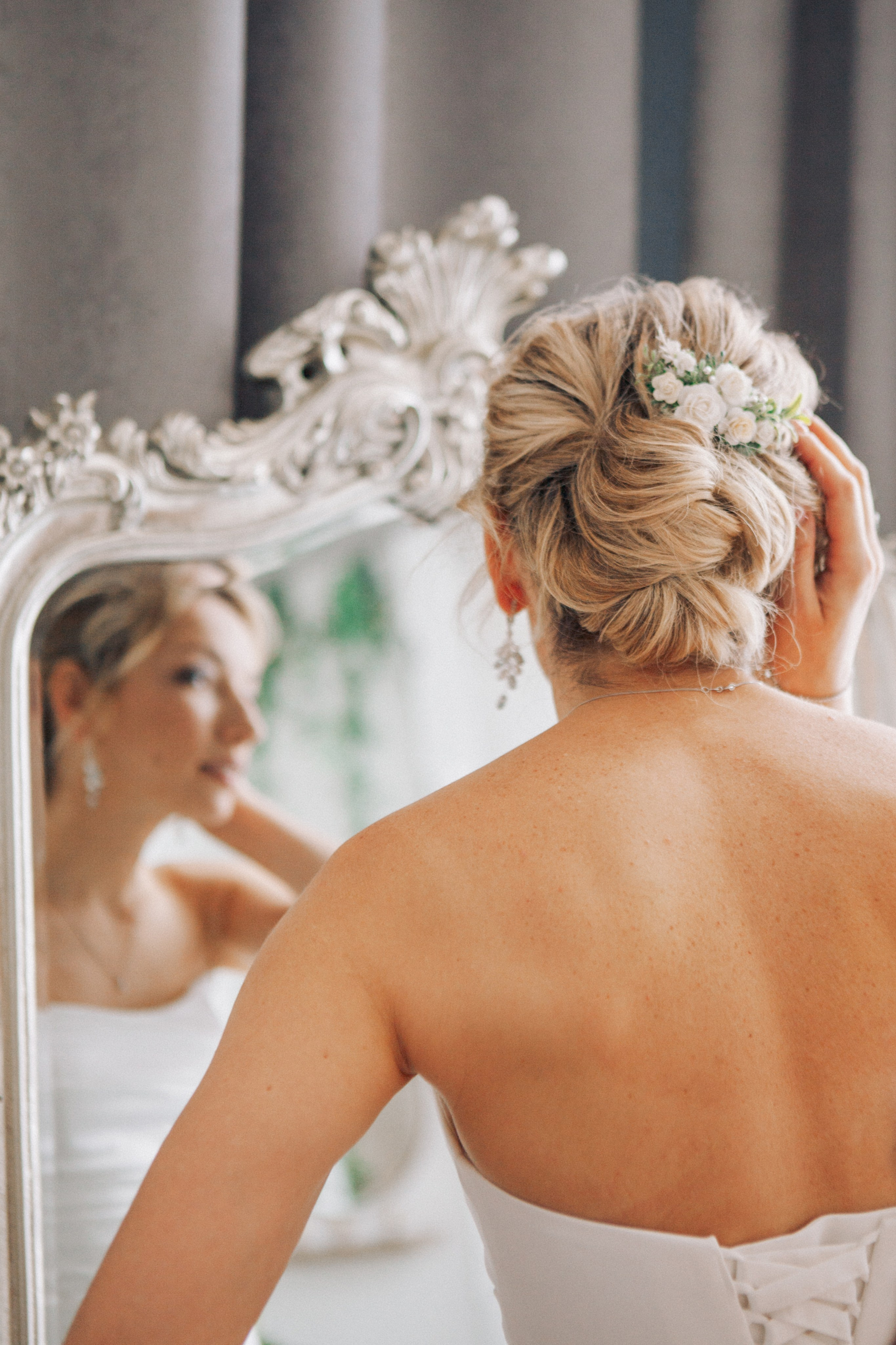 Утро невесты и фотосессия в гостинице radisson collection hotel moscow бывшая гостиница украина. Фотограф Ольга Ефремова