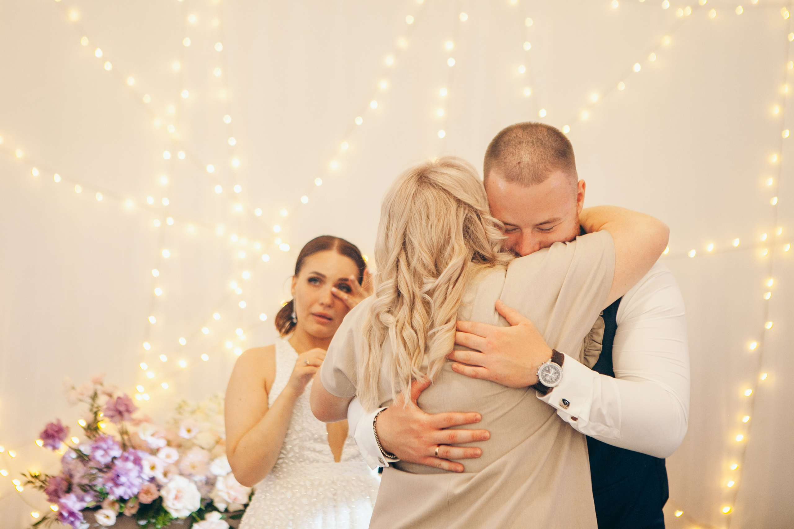 Свадебная фотосессия в отеле hartwell hotel и на патриарших прудах. Фотограф Ольга Ефремова