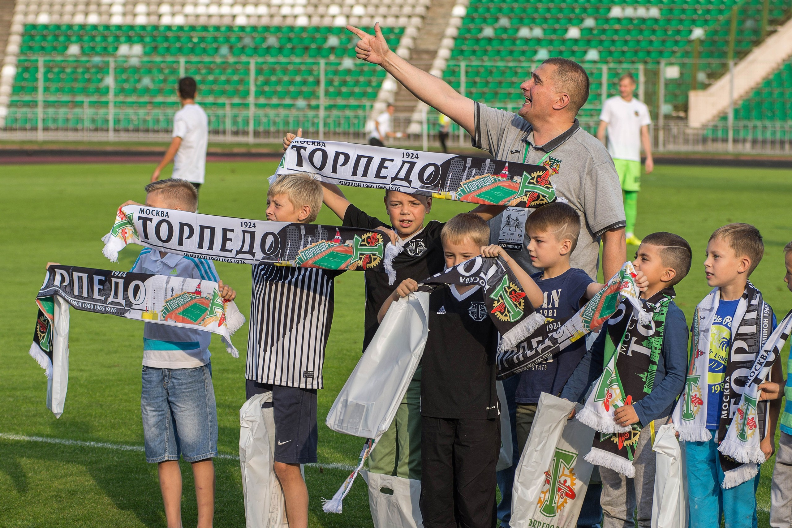 FOOTBALL. Lisa_krassna