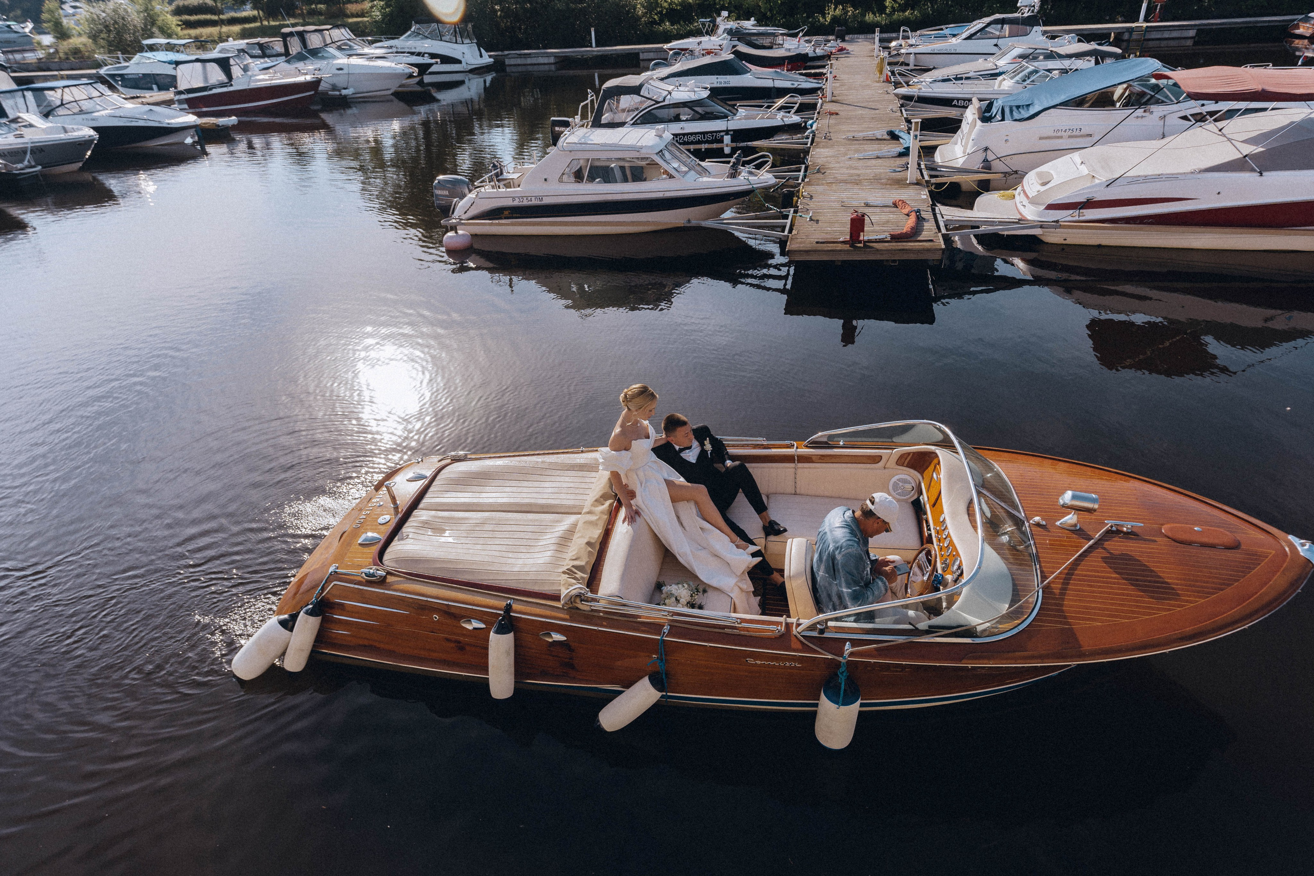 СВАДЕНБНАЯ СЬЕМКА НА КАТЕРЕ ПО КАНАЛАМ САНКТ-ПЕТЕРБУРГА И В АКВАТОРИИ НЕВЫ. Профессиональный фотограф, Санкт-Петербург — Виктория Богомолова