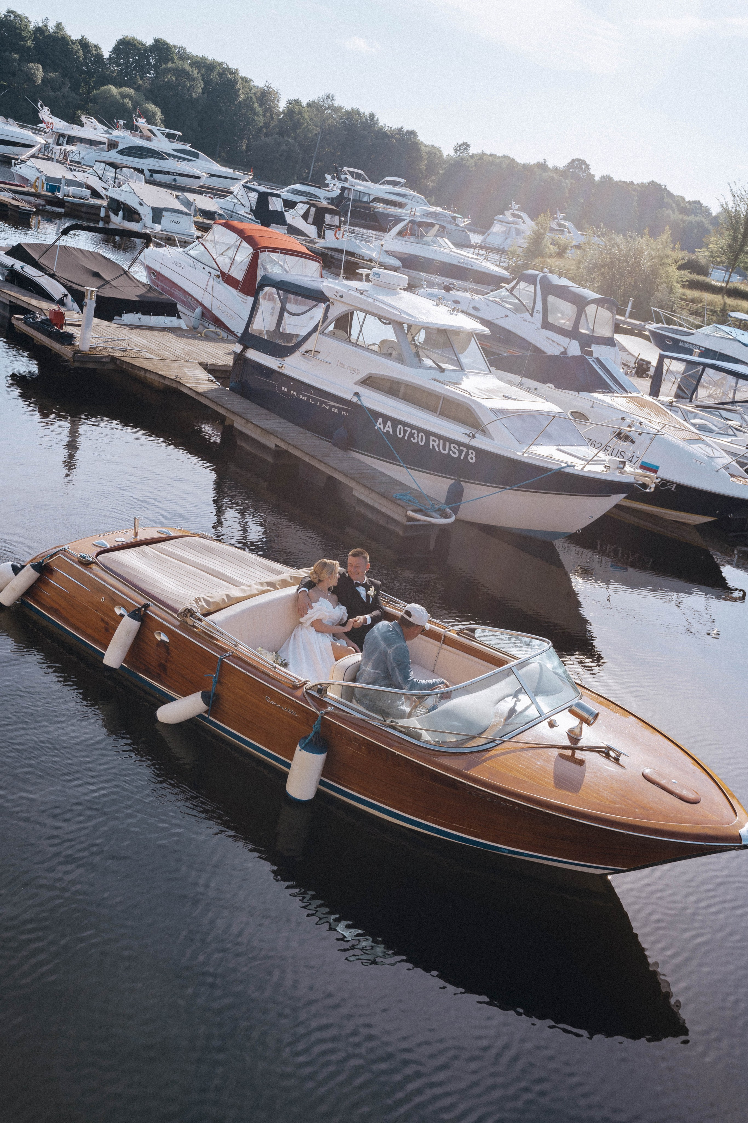 СВАДЕНБНАЯ СЬЕМКА НА КАТЕРЕ ПО КАНАЛАМ САНКТ-ПЕТЕРБУРГА И В АКВАТОРИИ НЕВЫ. Профессиональный фотограф, Санкт-Петербург — Виктория Богомолова