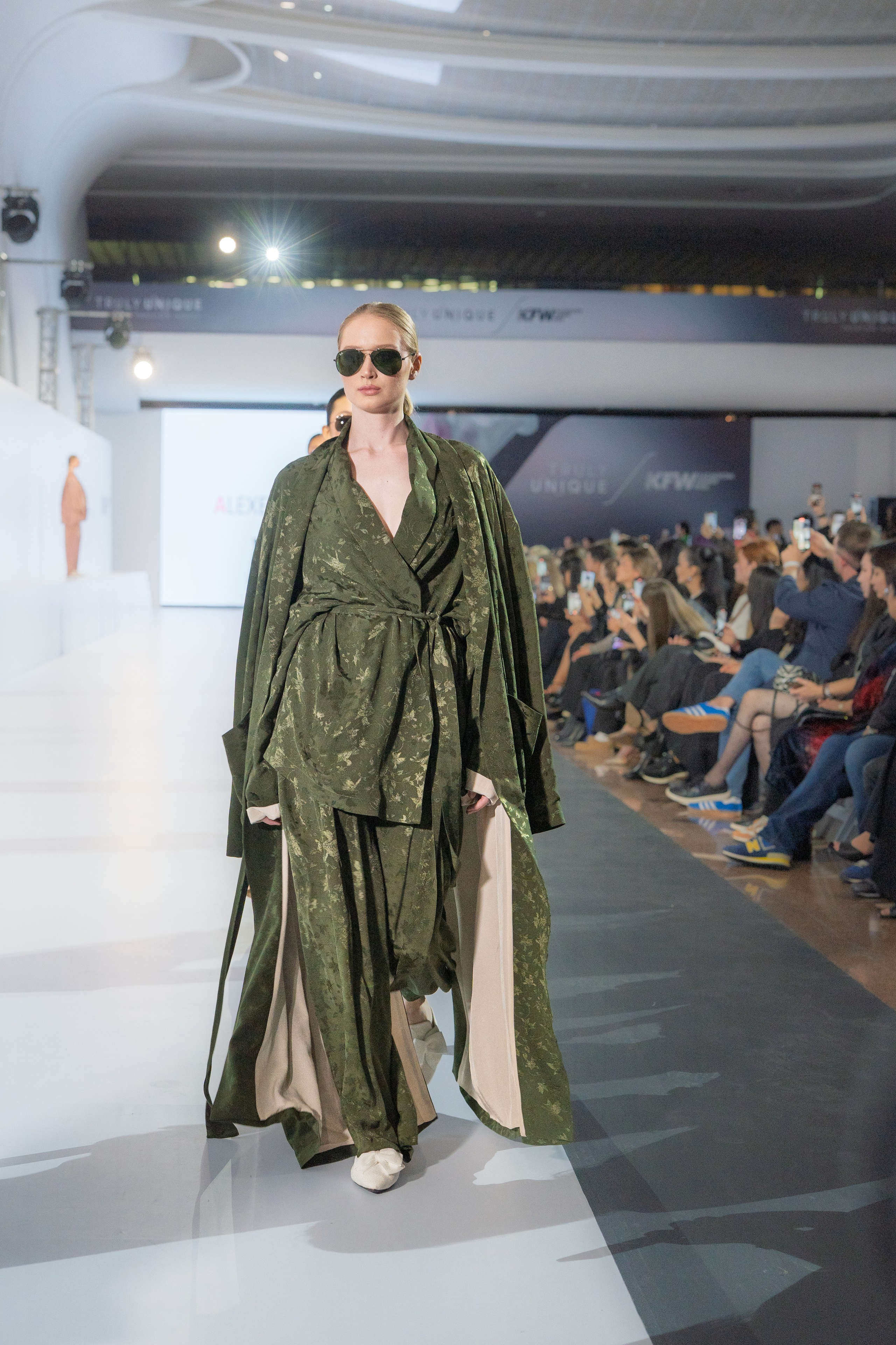 Alexey Chzhen. Сайт Алматинского НЮ АРТ, будуар и фэшн фотографа Дениса Карпенко