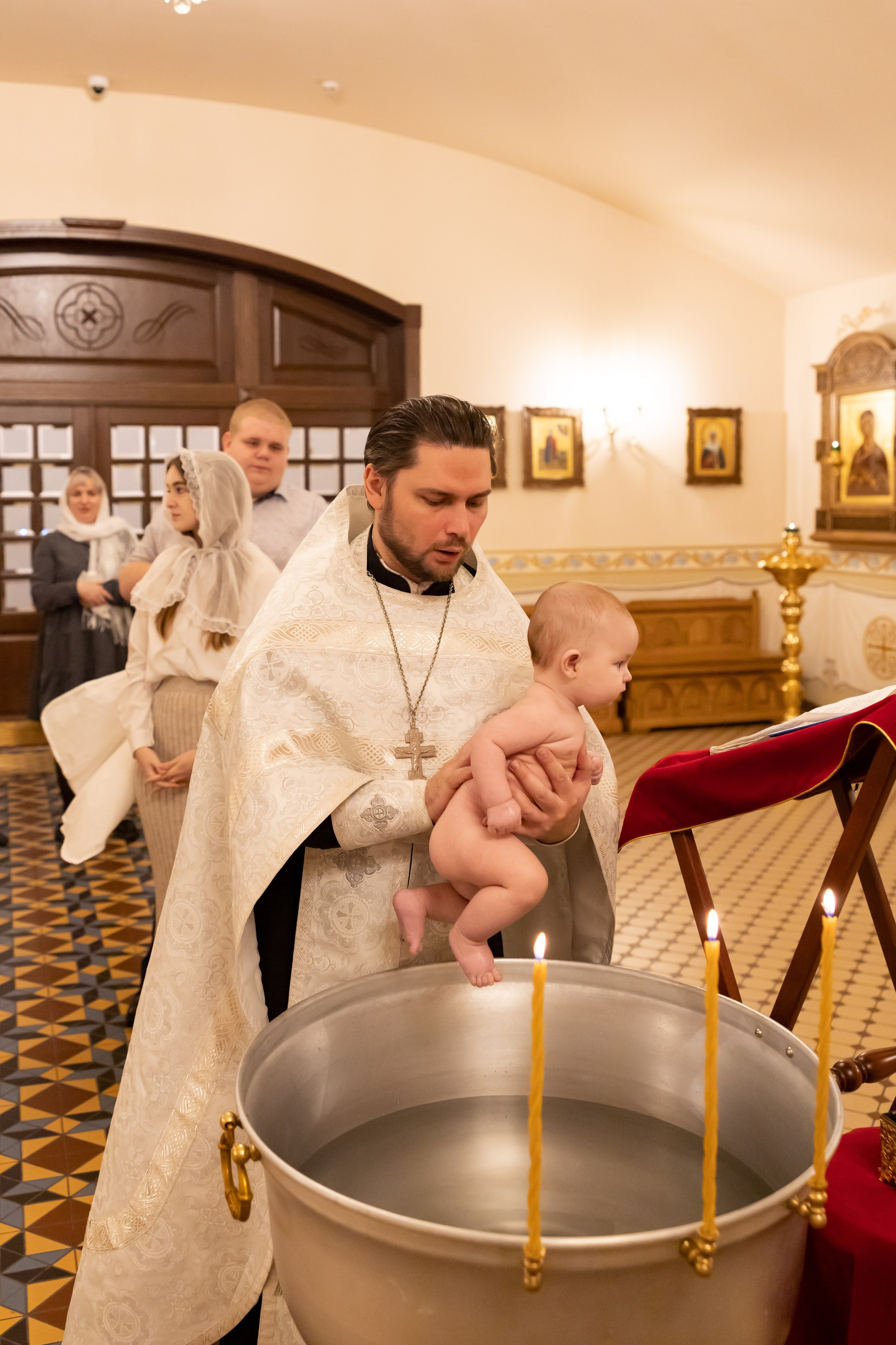 Крещение в Храме Покрова Пресвятой Богородицы. Семейный фотограф в Рязани и Рязанской области