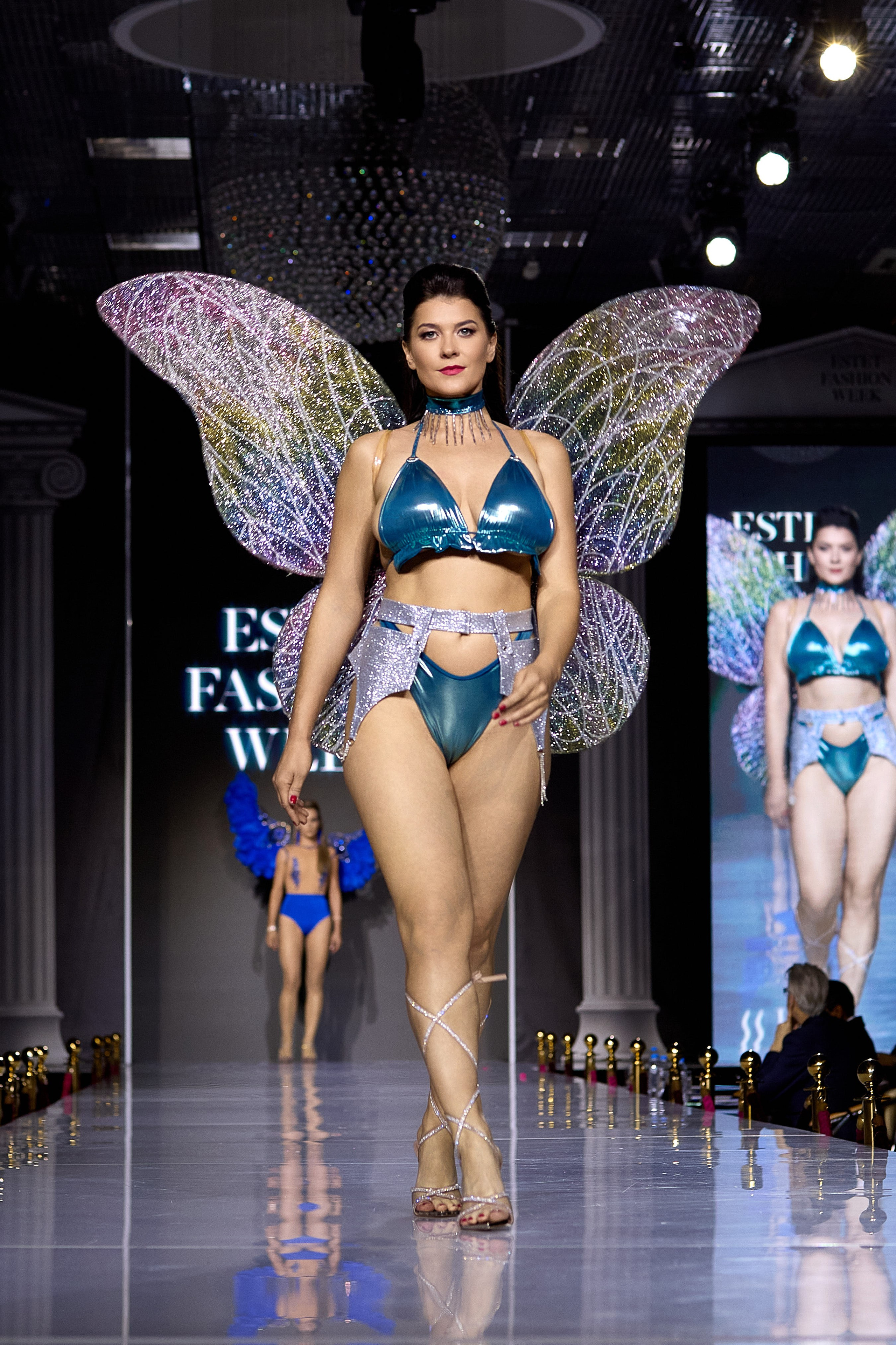 Показ в стиле Victoria's Secret | Ювелирная неделя моды «Эстет»