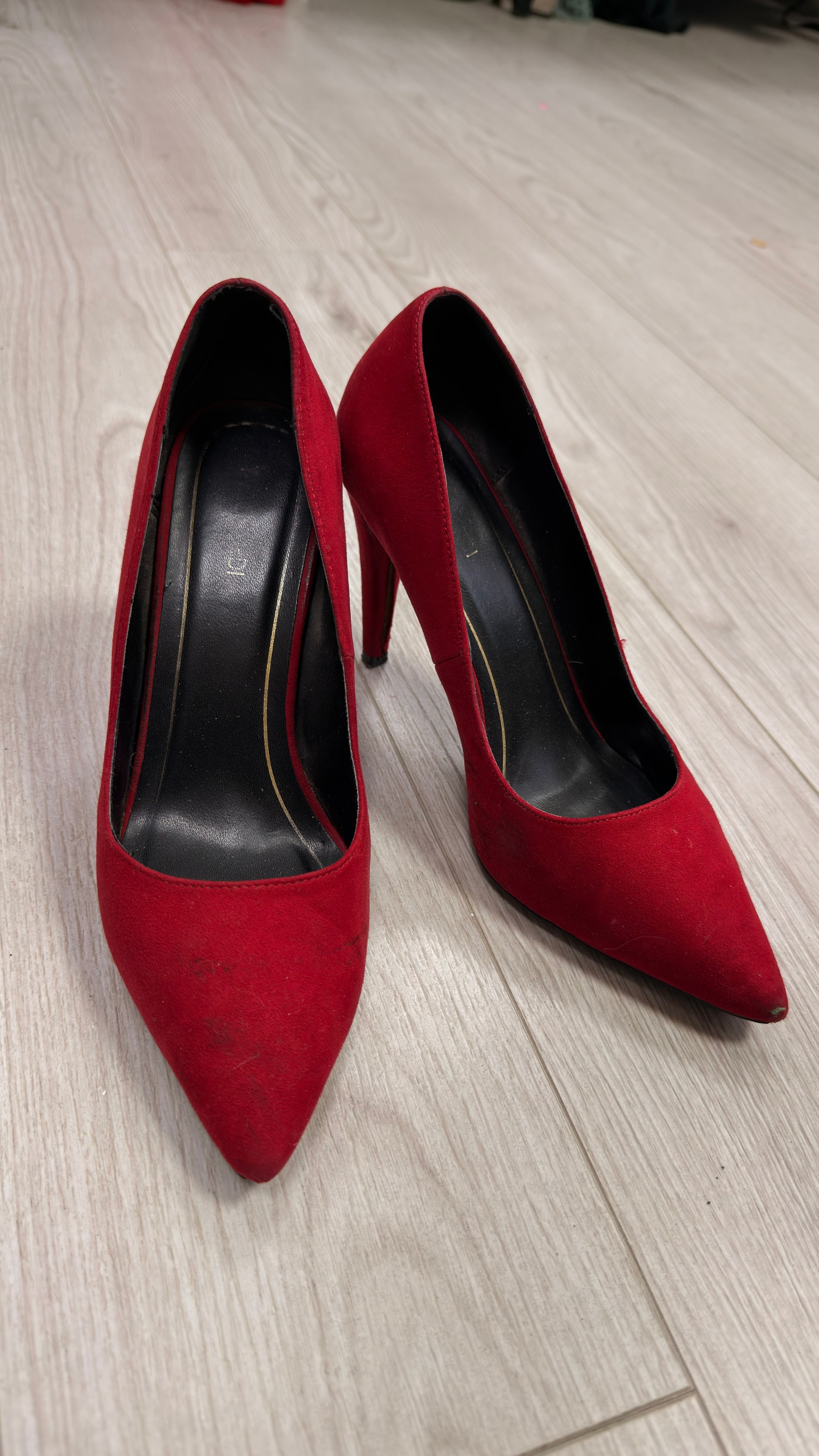 Туфли в аренду. Аренда костюмов, платьев и реквизита для фотосессий на Камчатке