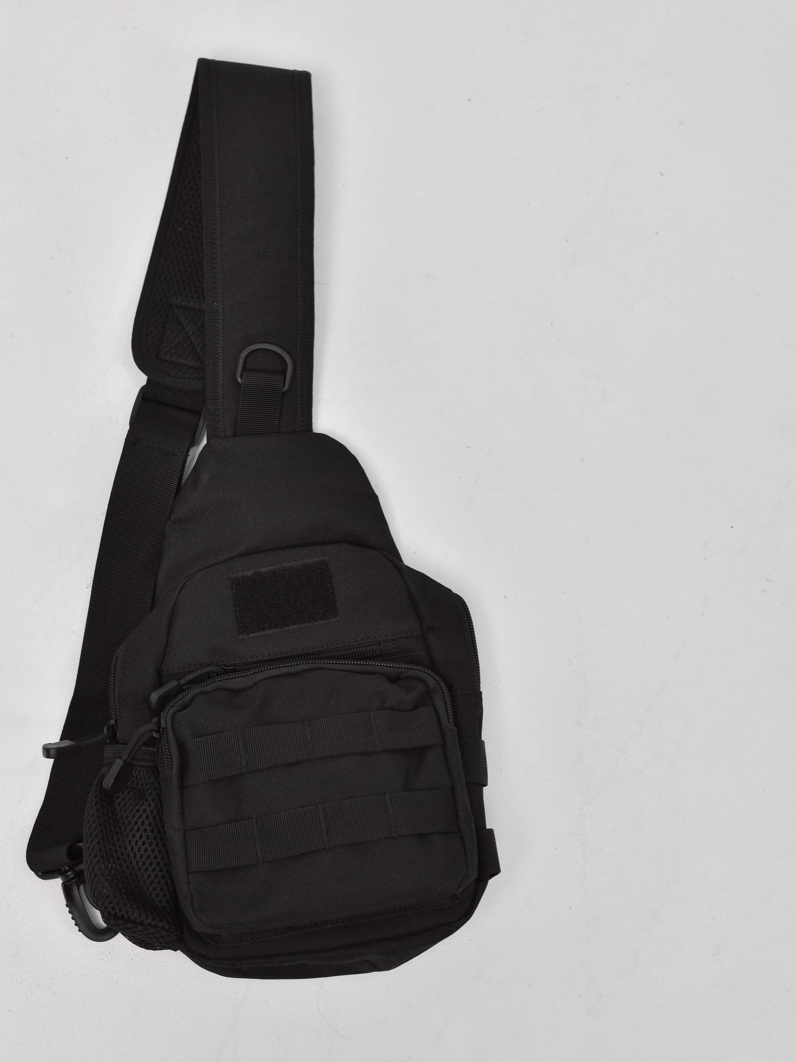 Кейс «Мужские сумки» для маркетплейсов. Фотограф Таина Комбарова