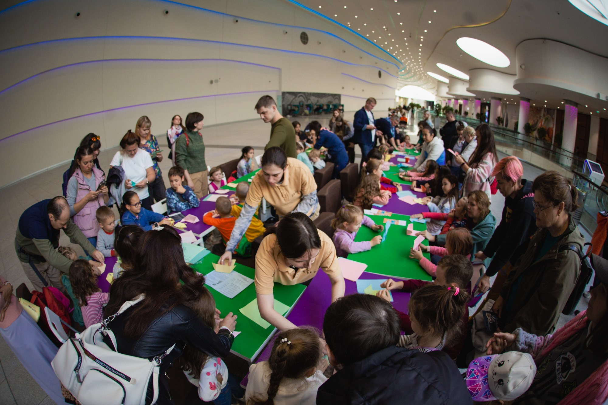 Сказка в ТЦ Океания. Репортажный и концертный фотограф в Москве Анастасия Осень