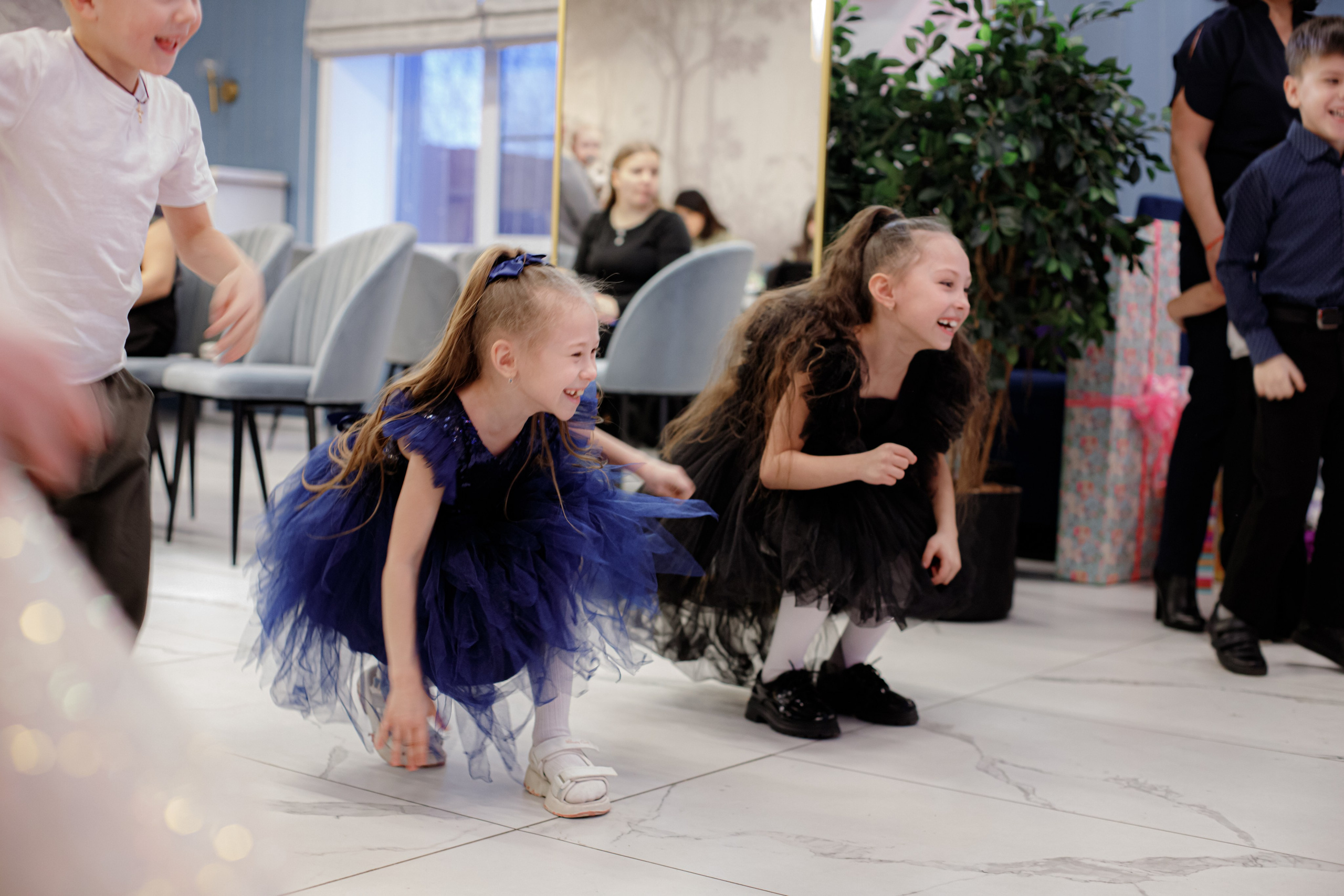 ASIA'S BIRTHDAY PARTY. Photokarish