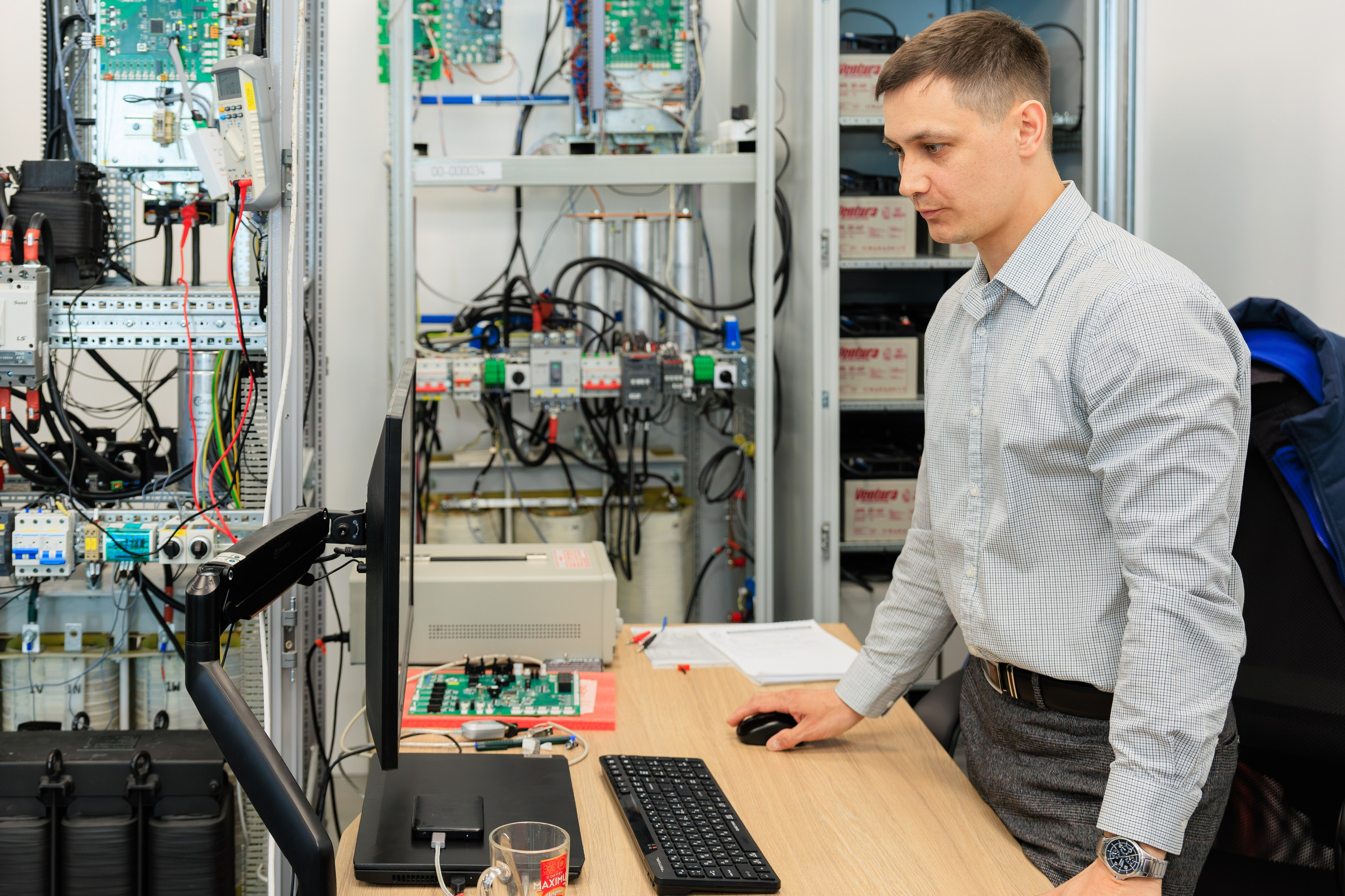 Вольтаг — Экскурсия по производству. Контент для бизнеса в Екатеринбурге Полдень Медиа