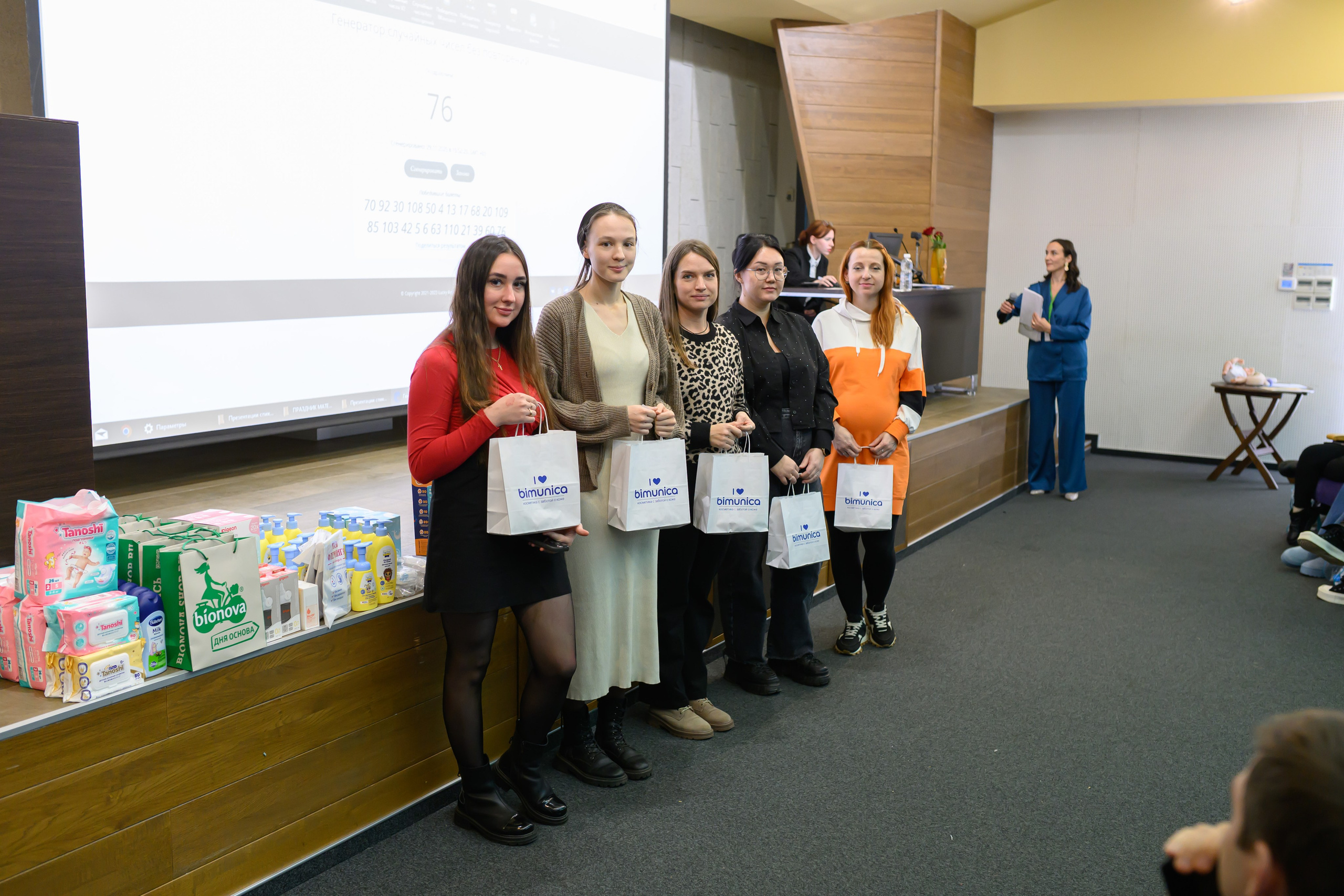 Праздник материнства ноябрь 2025. Профессиональный фотограф Елена Красилина г.Ярославль, г. Рыбинск