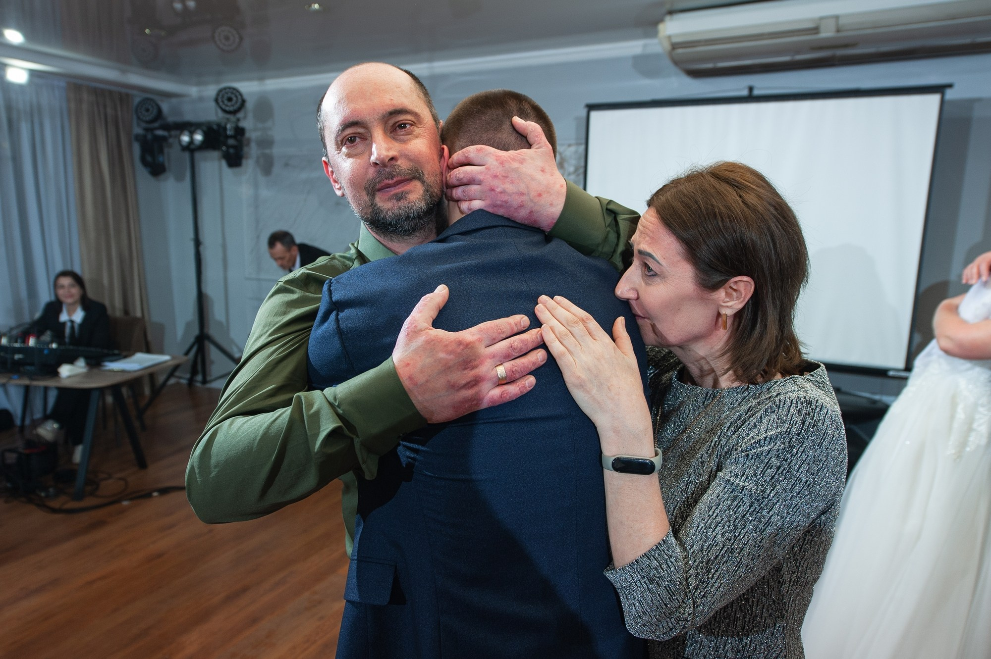 Студия и банкет. Свадебный и семейный фотограф в Омске Мормулев Михаил