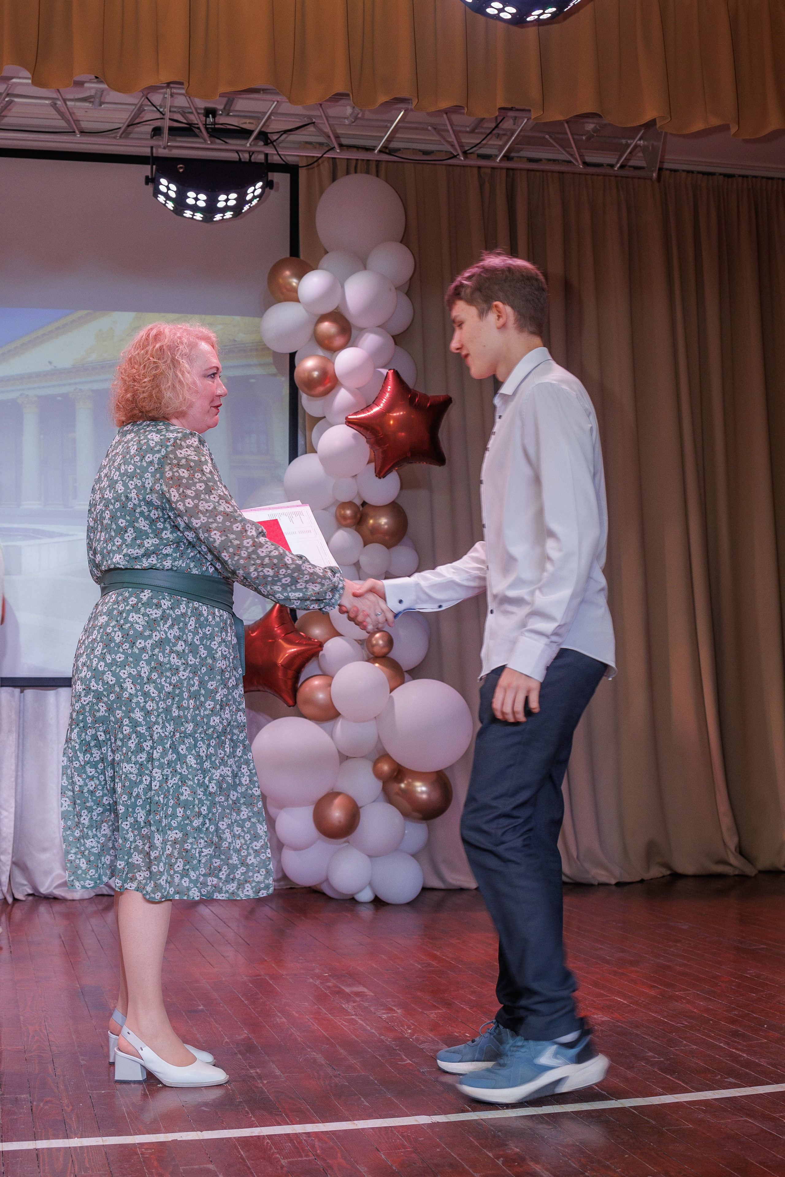 Вручение аттестатов. Свадебный и семейный фотограф в Новосибирске Ирина Дорошкова