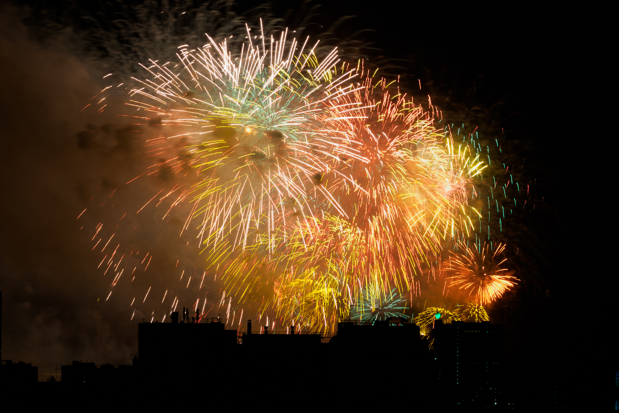 Парад победы салют 2020. Фотограф Андрей Лисовский