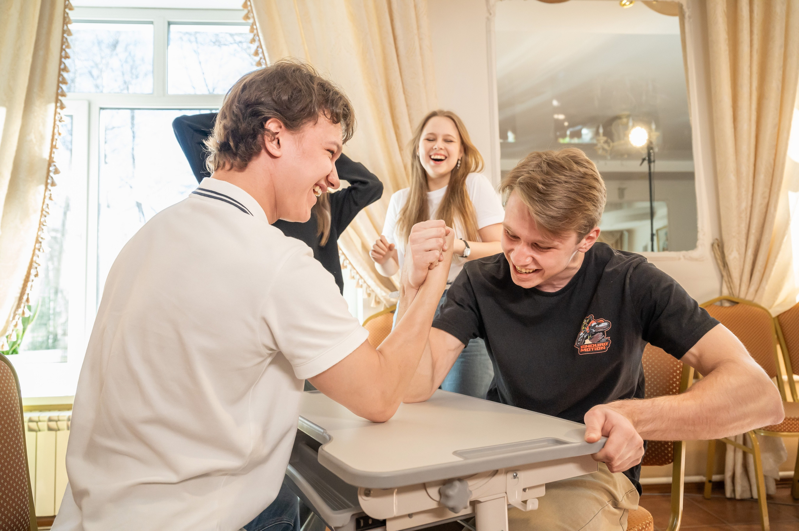 Школьникам. Антон и Татьяна Денисенко