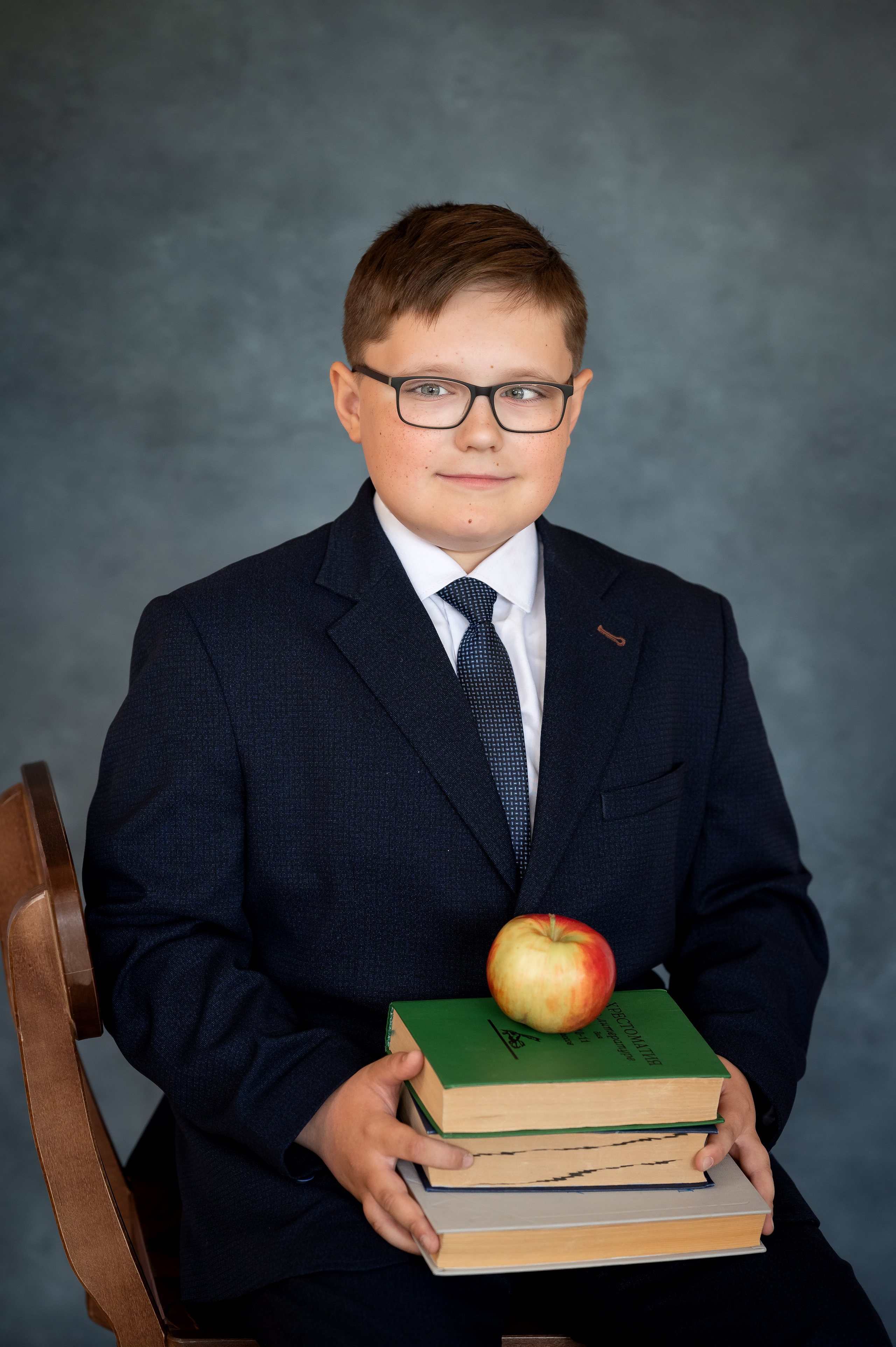 Школьный фотоальбом для младших классов. Фотограф новорождённых, семейный, школьный в городе Калуге Евгения