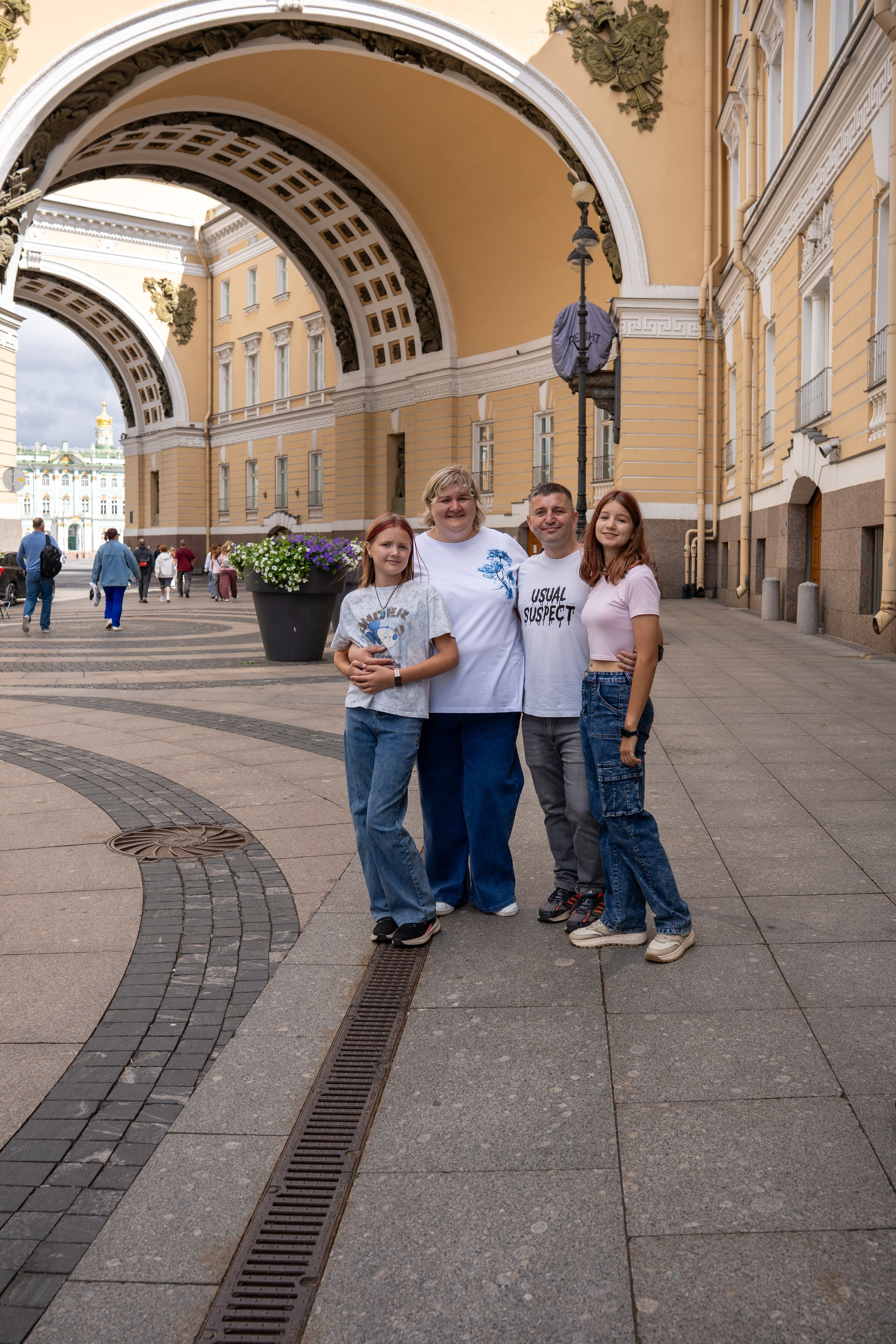 Семейная фотосессия по достопримечательностям Питера. Студийный и портретный фотограф в САНКТ-ПЕТЕРБУРГЕИрина Махаон