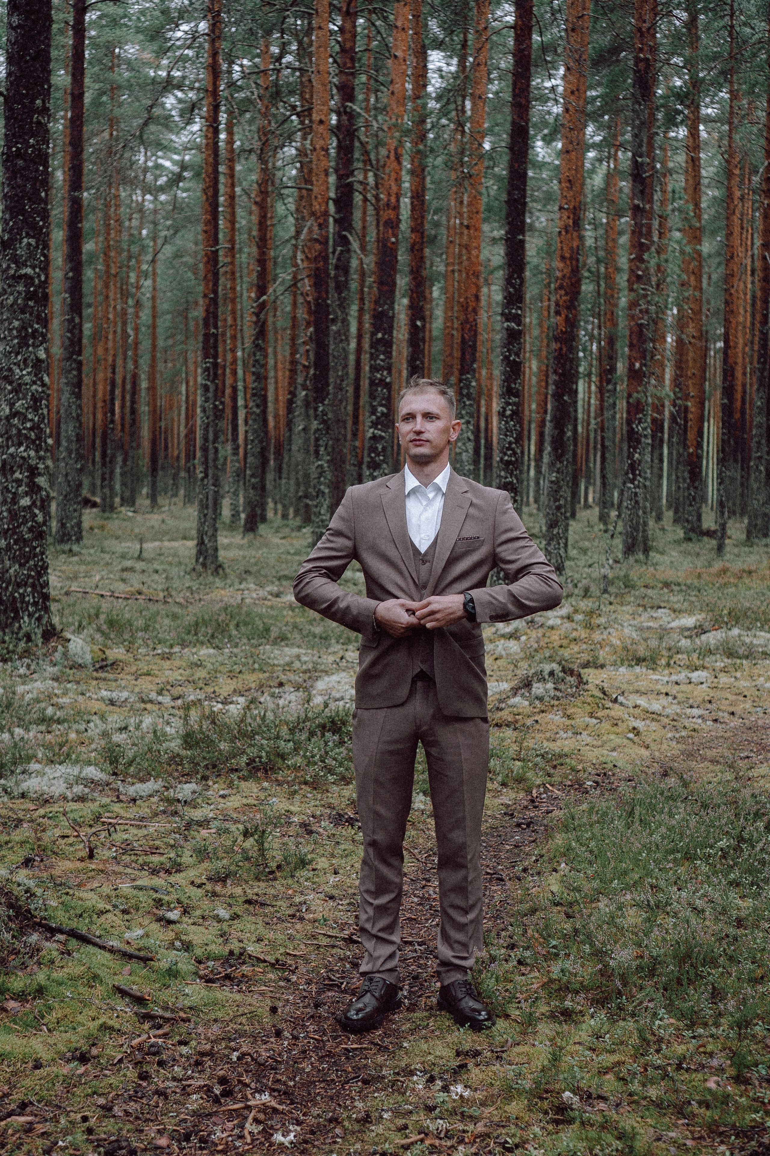 СВАДЕБНАЯ ФОТОСЕССИИЯ ПАРЫ В ГОРОДЕ ПРИОЗЕРСК В СОСНОВОМ ЛЕСУ И С ПИКАПОМ. Профессиональный фотограф, Санкт-Петербург — Виктория Богомолова