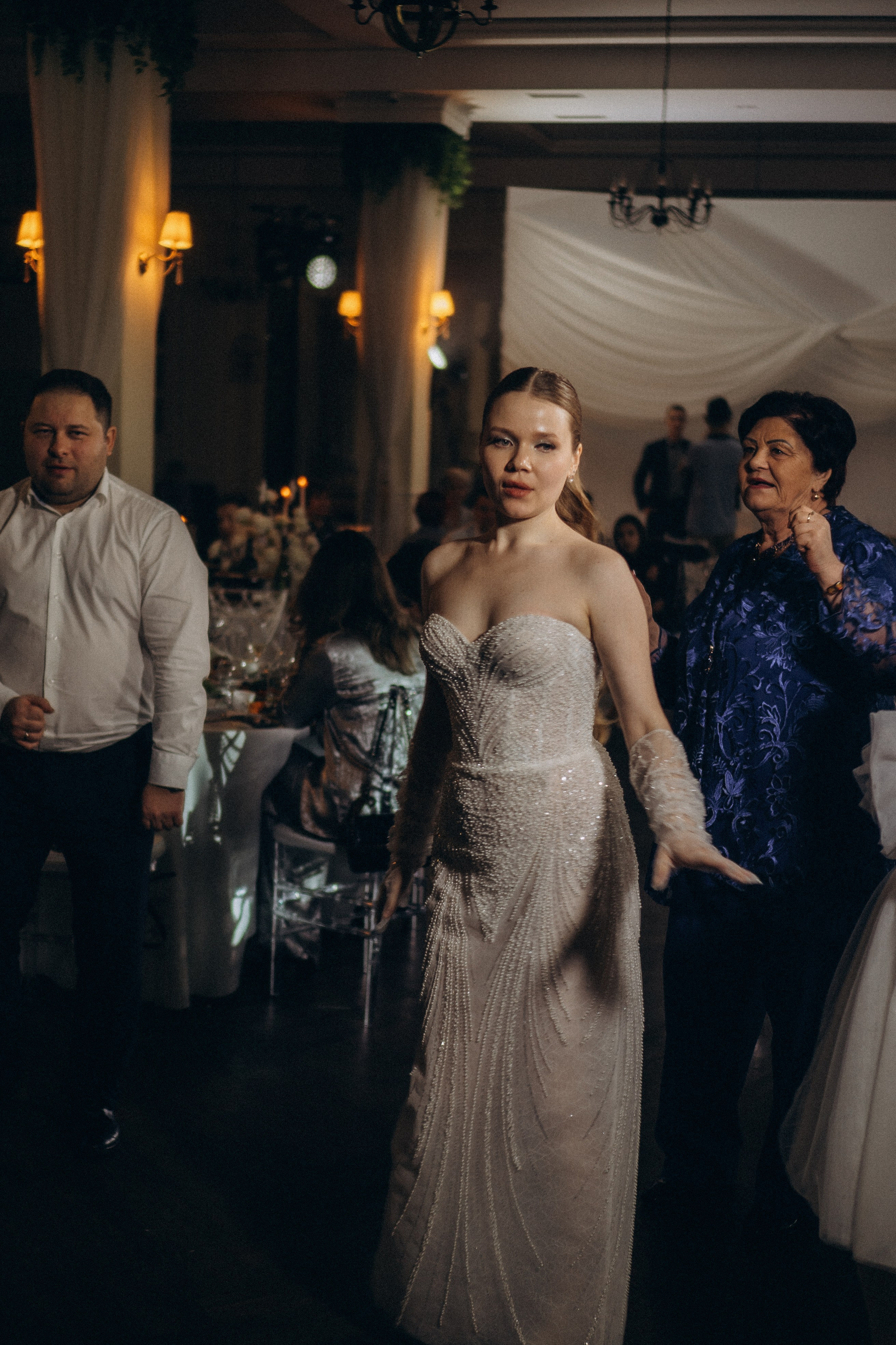 СВАДЕБНАЯ СЬЕМКА СБОРОВ В ОТЕЛЕ И ВЫЕЗД НА ЦЕРЕМОНИЮ (СНЯТО В СИБИРЕ В НИЖНЕВАРТОВСКЕ). Профессиональный фотограф, Санкт-Петербург — Виктория Богомолова