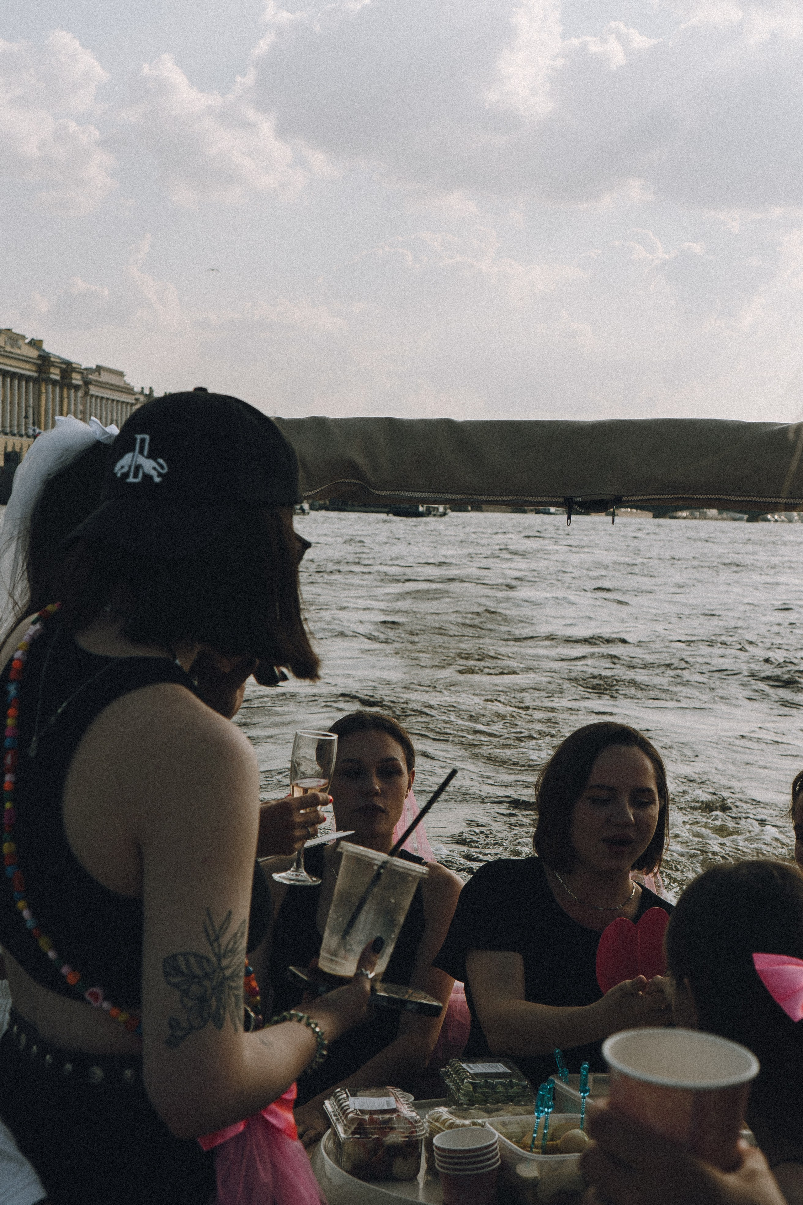 ДЕВИЧНИК НА КАТЕРЕ. Профессиональный фотограф, Санкт-Петербург — Виктория Богомолова