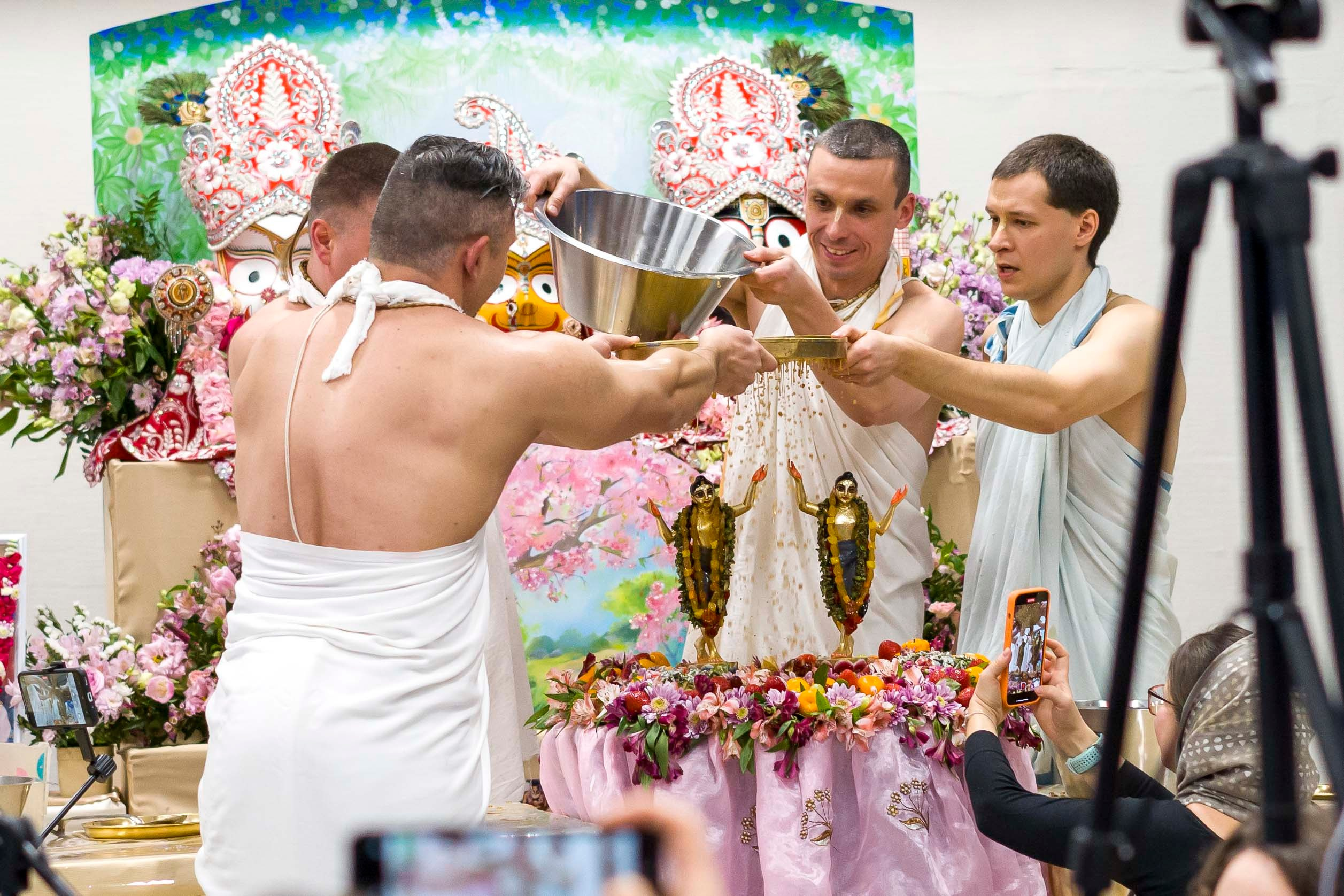 Нитьянанда Трайодаши 2026. Фотограф в Санкт-Петербурге. Репортажная и все съёмки для бизнеса